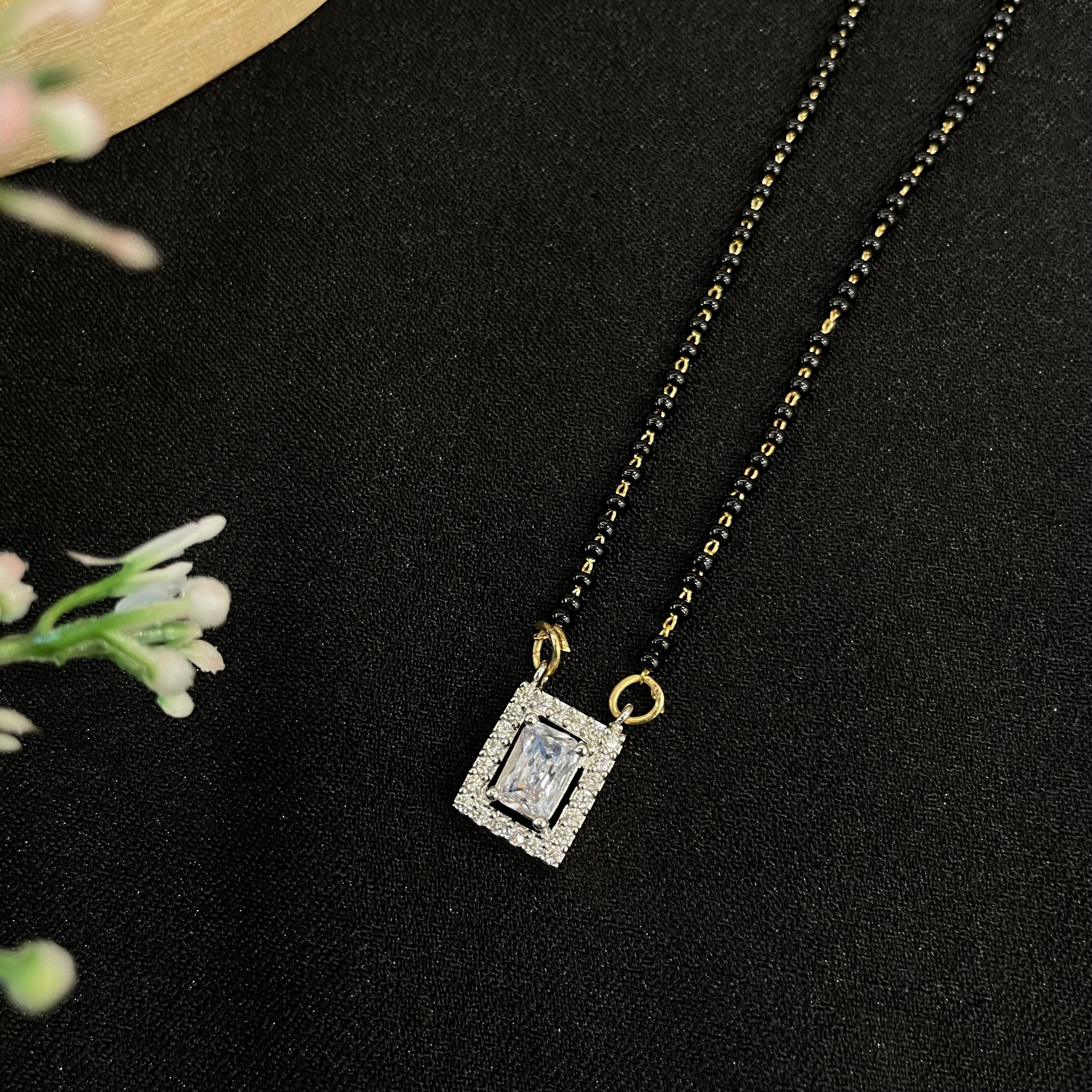 Ad Aarika Mangalsutra