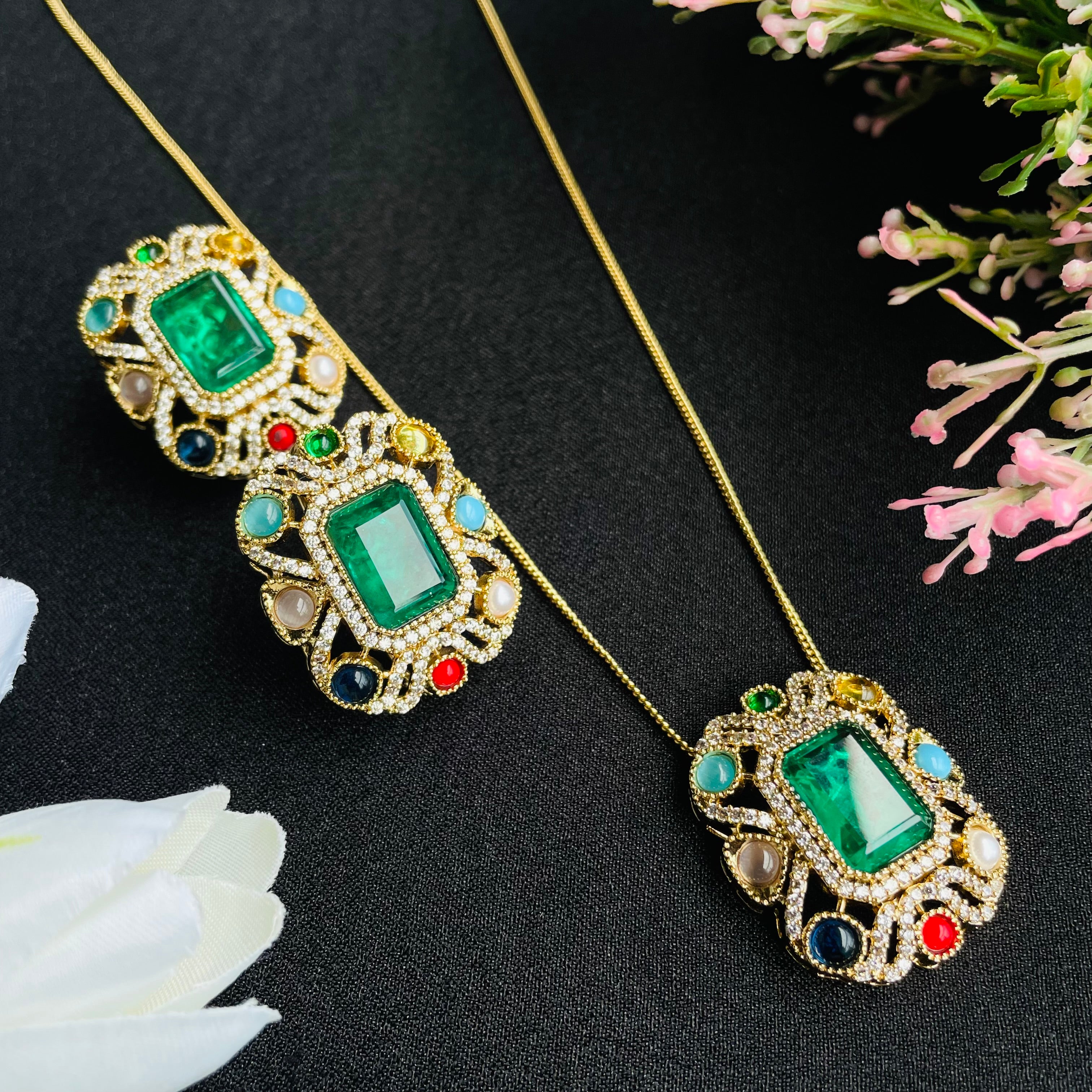 Nayaab millie Pendant set with free ring
