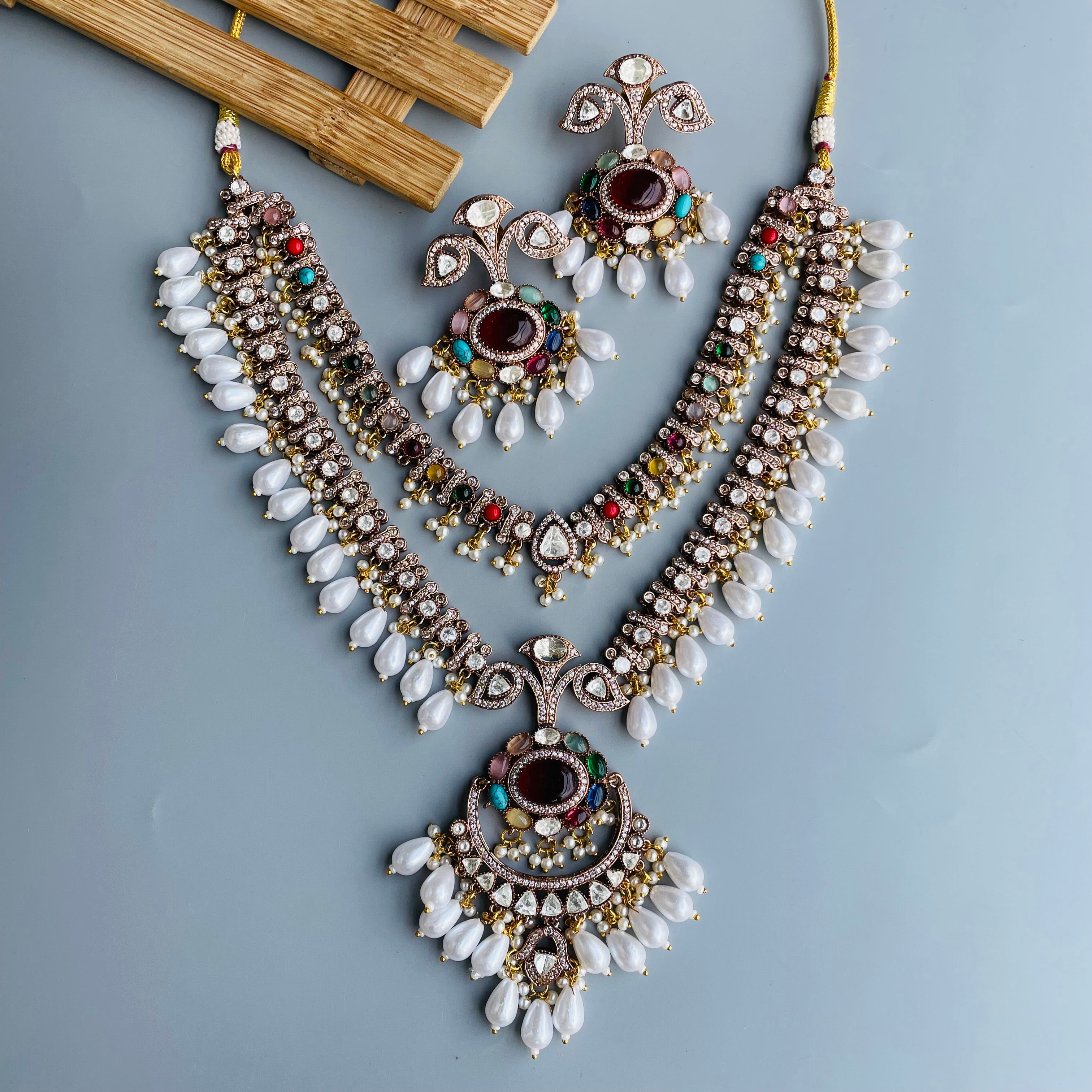 Nayaab Ranisa Neckpiece