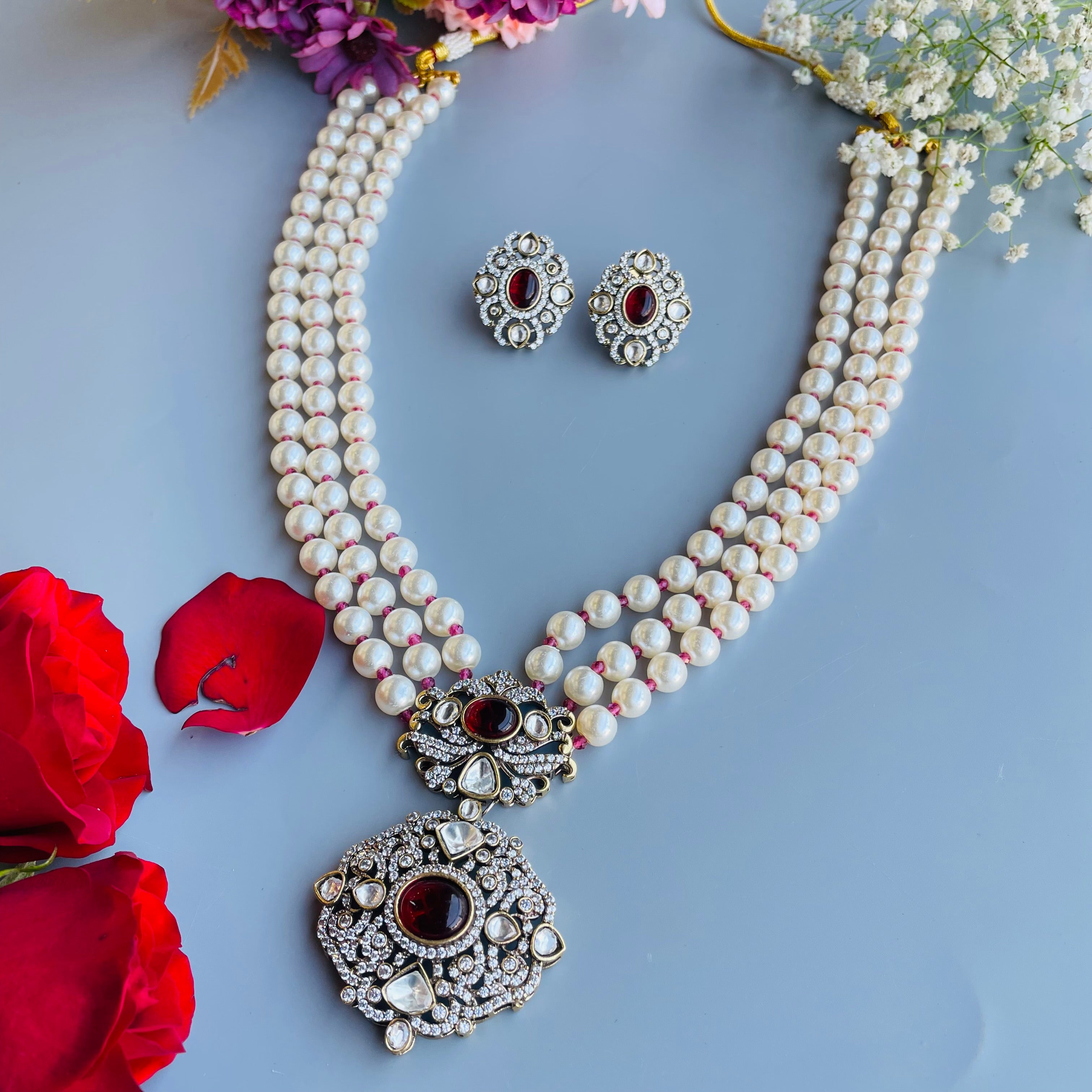 Nayaab Shahi Pearl Neckpiece