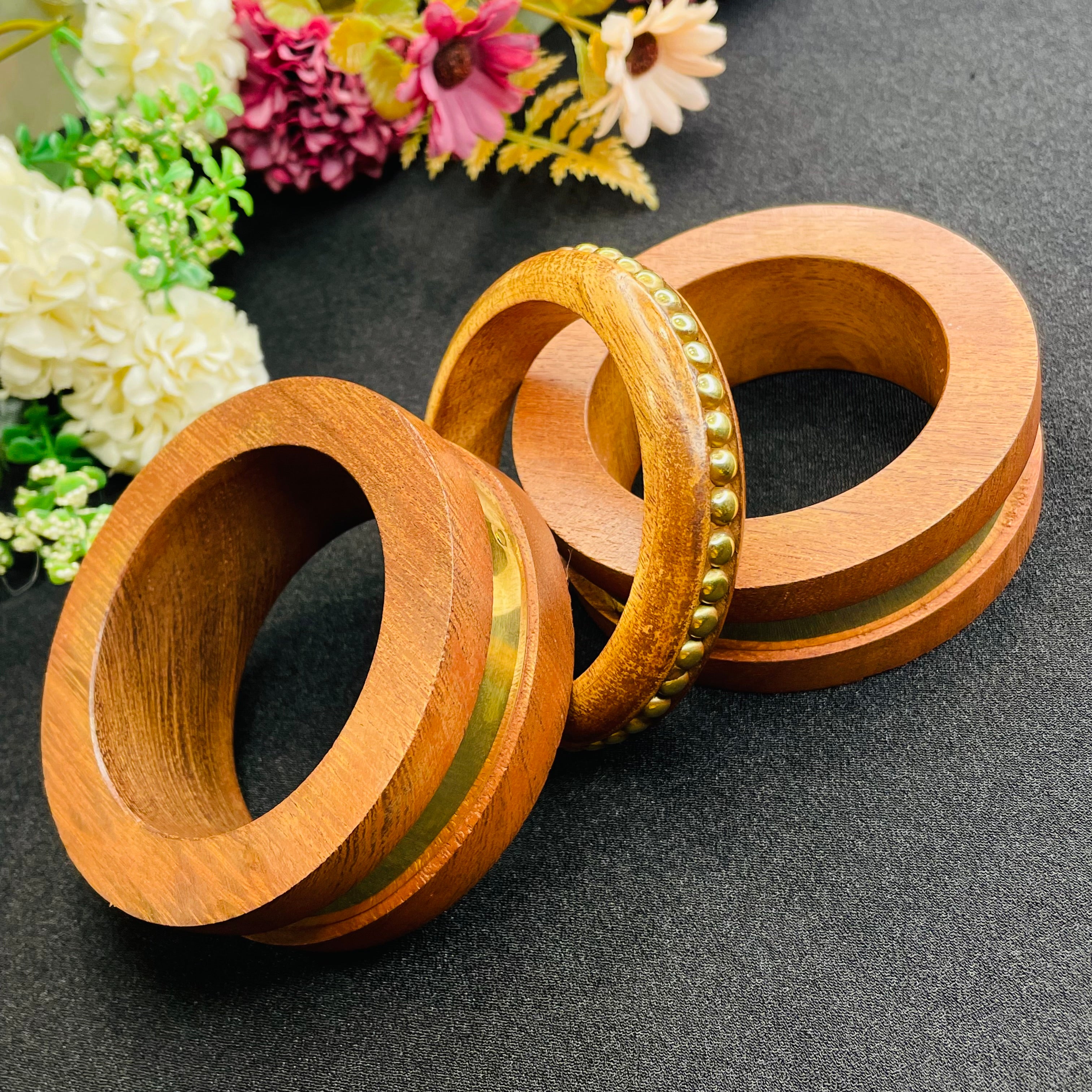 Layla Wooden Bangles 01