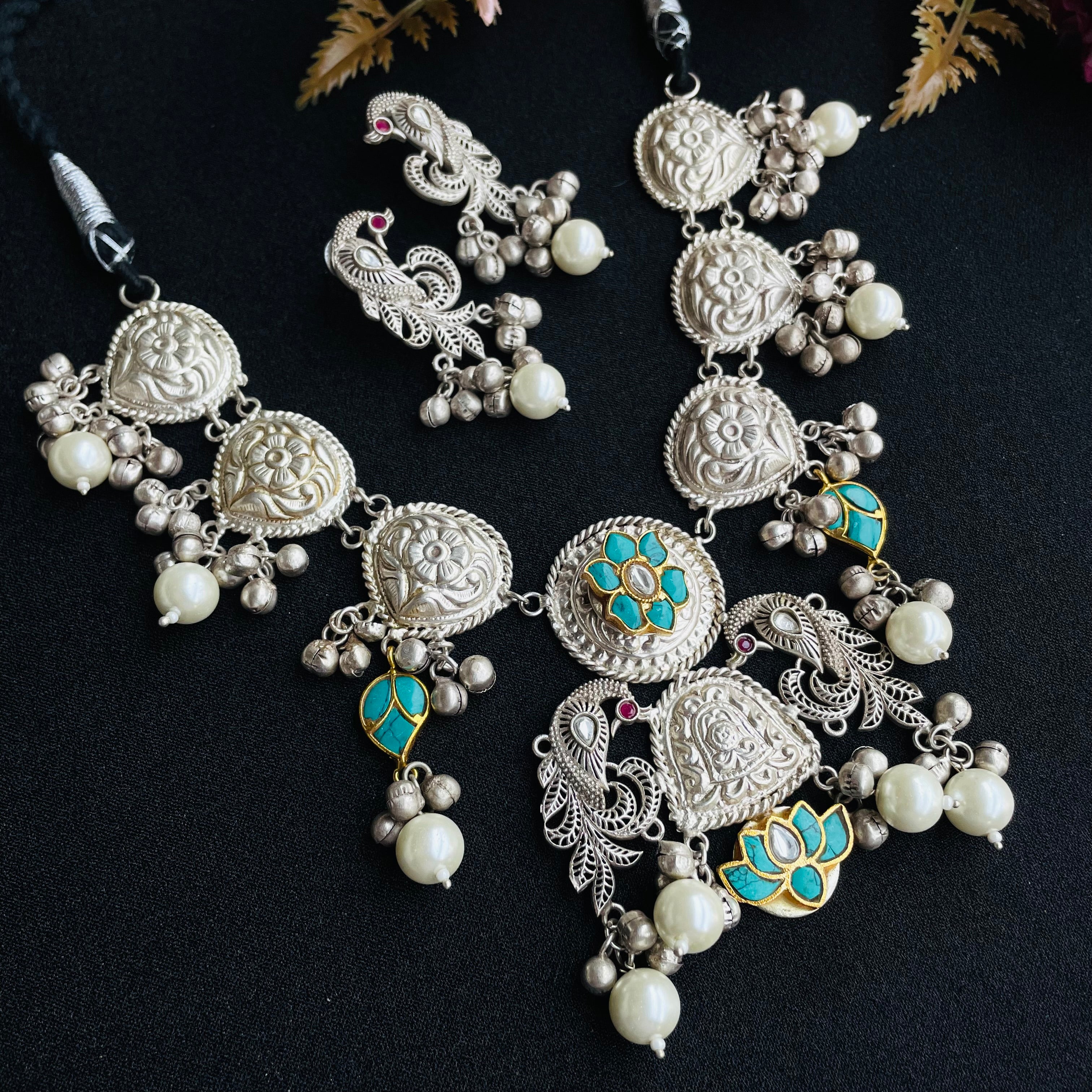 Inara Josie long Neckpiece