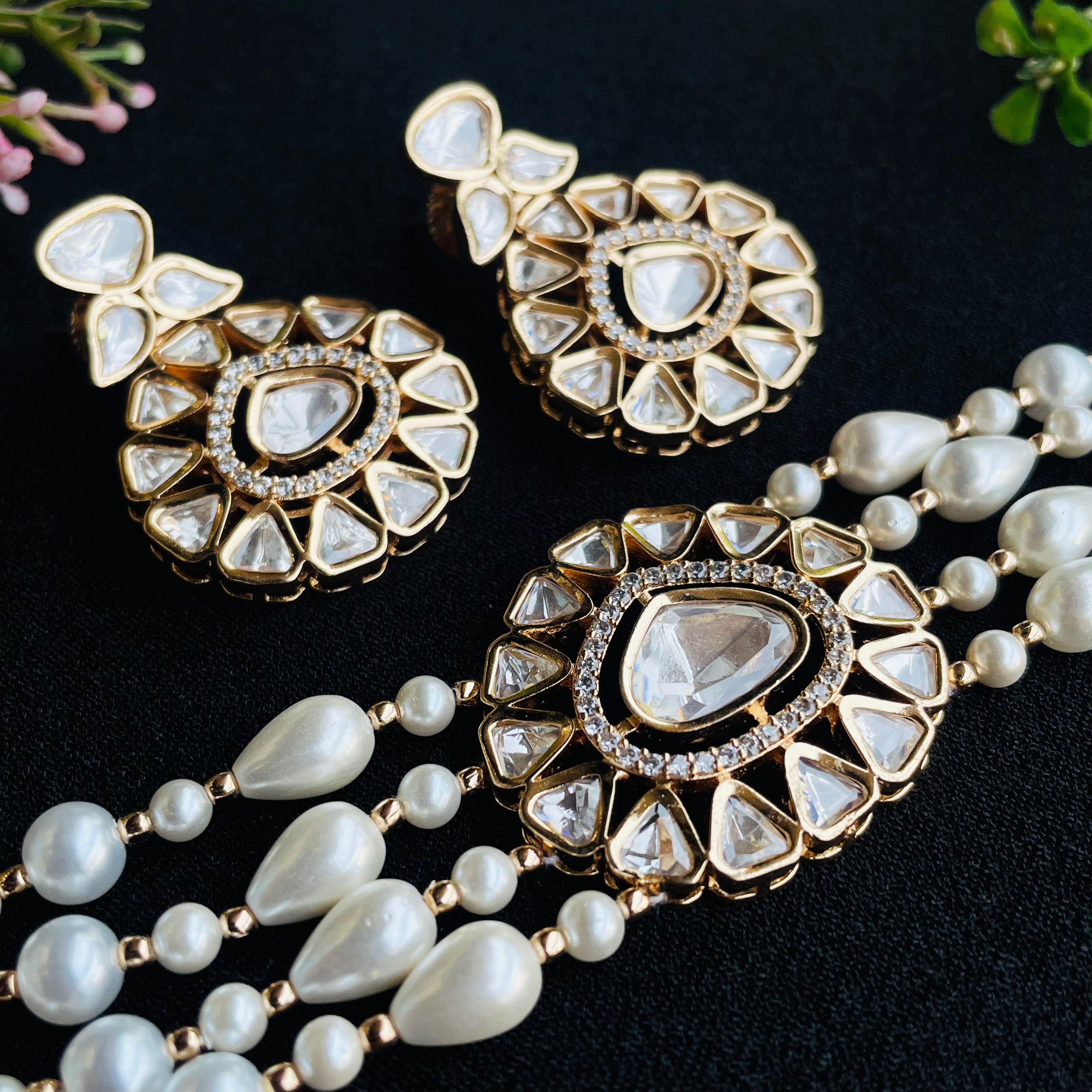 Nayaab Chhavvi Polki neckpiece