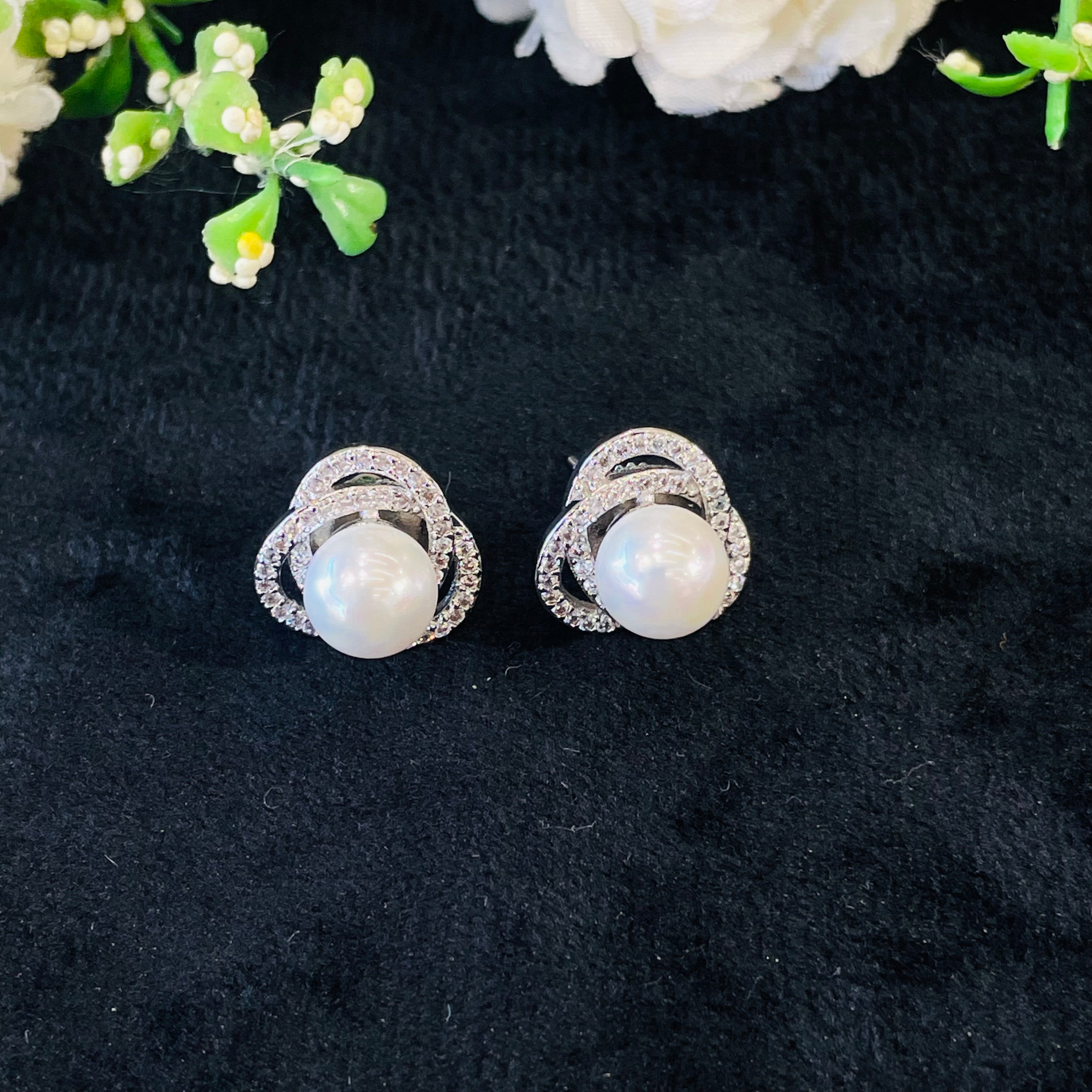 Ad alva pearl studs