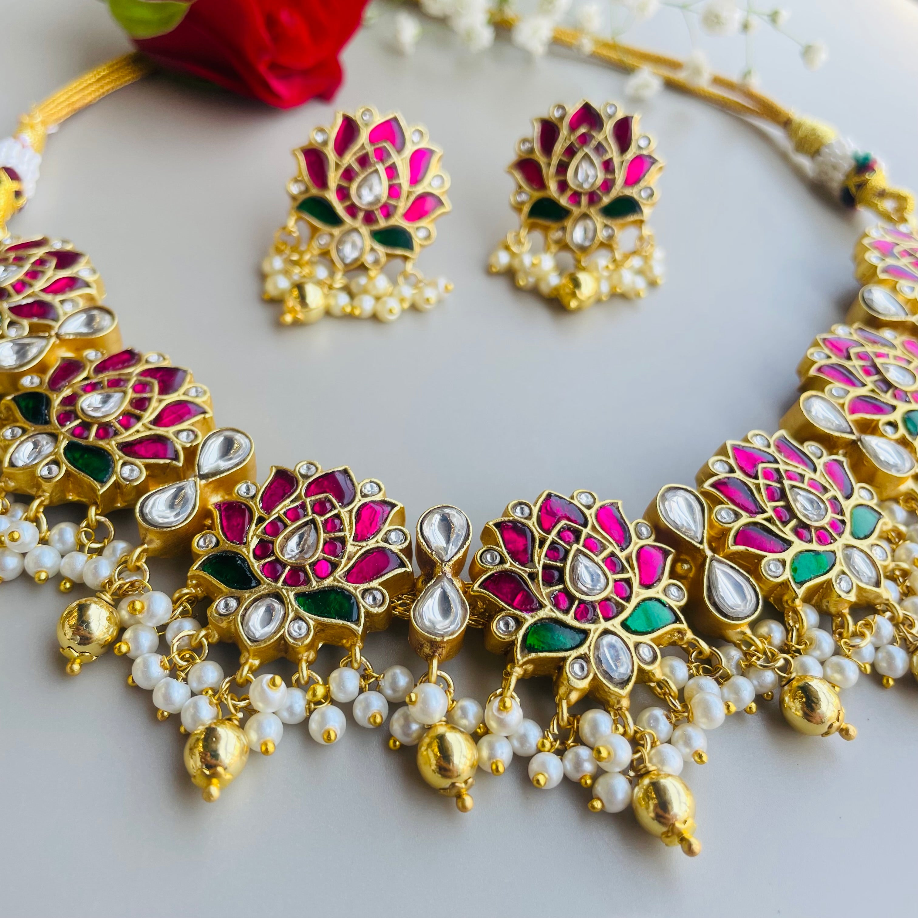 Nayaab Tara Neckpiece