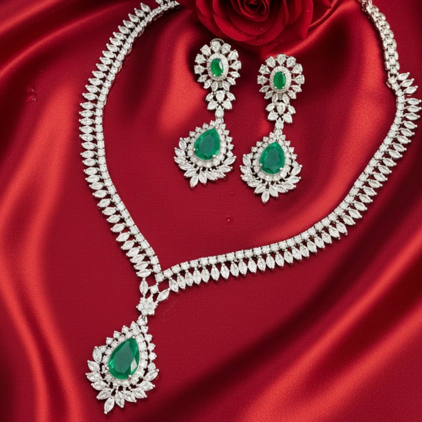 Ad aiva Neckpiece