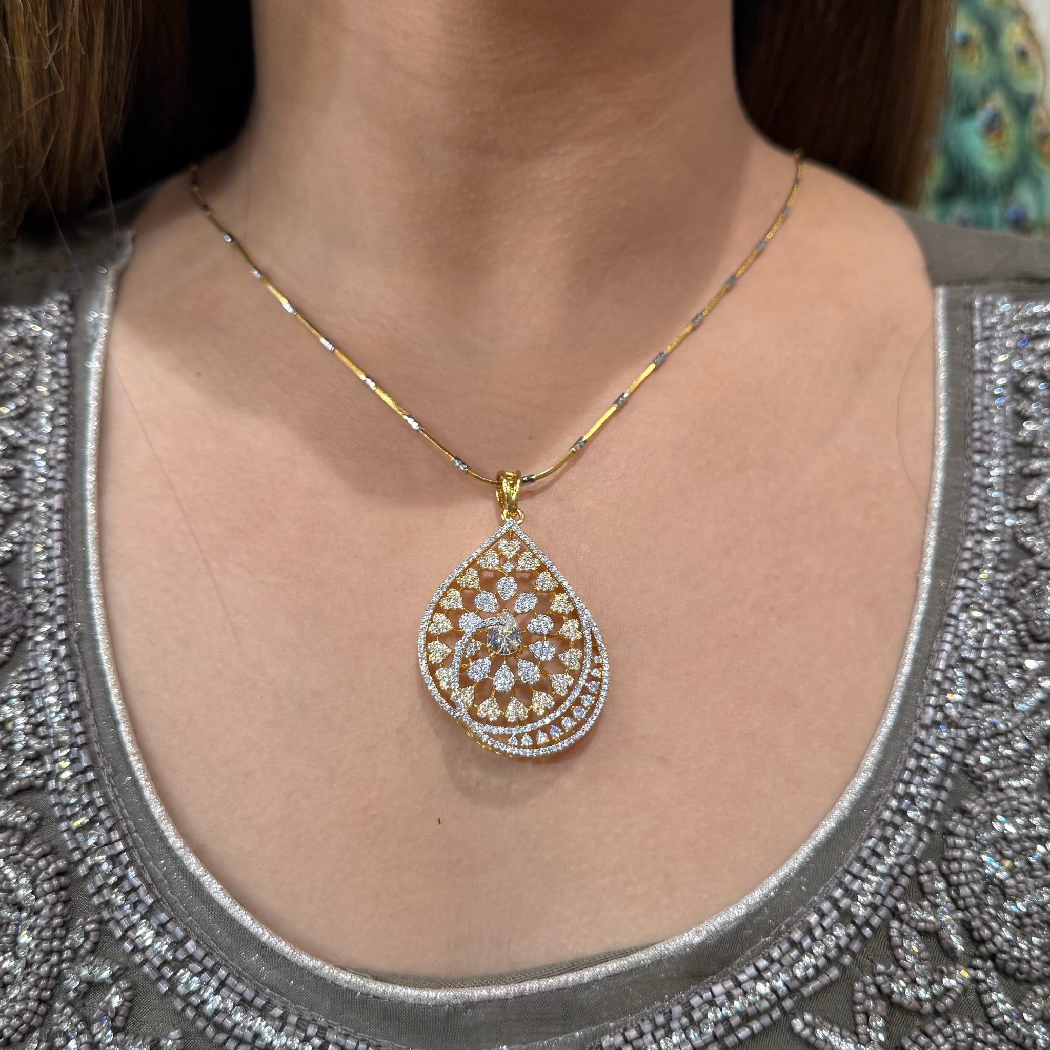 AD Samaira Pendant Set