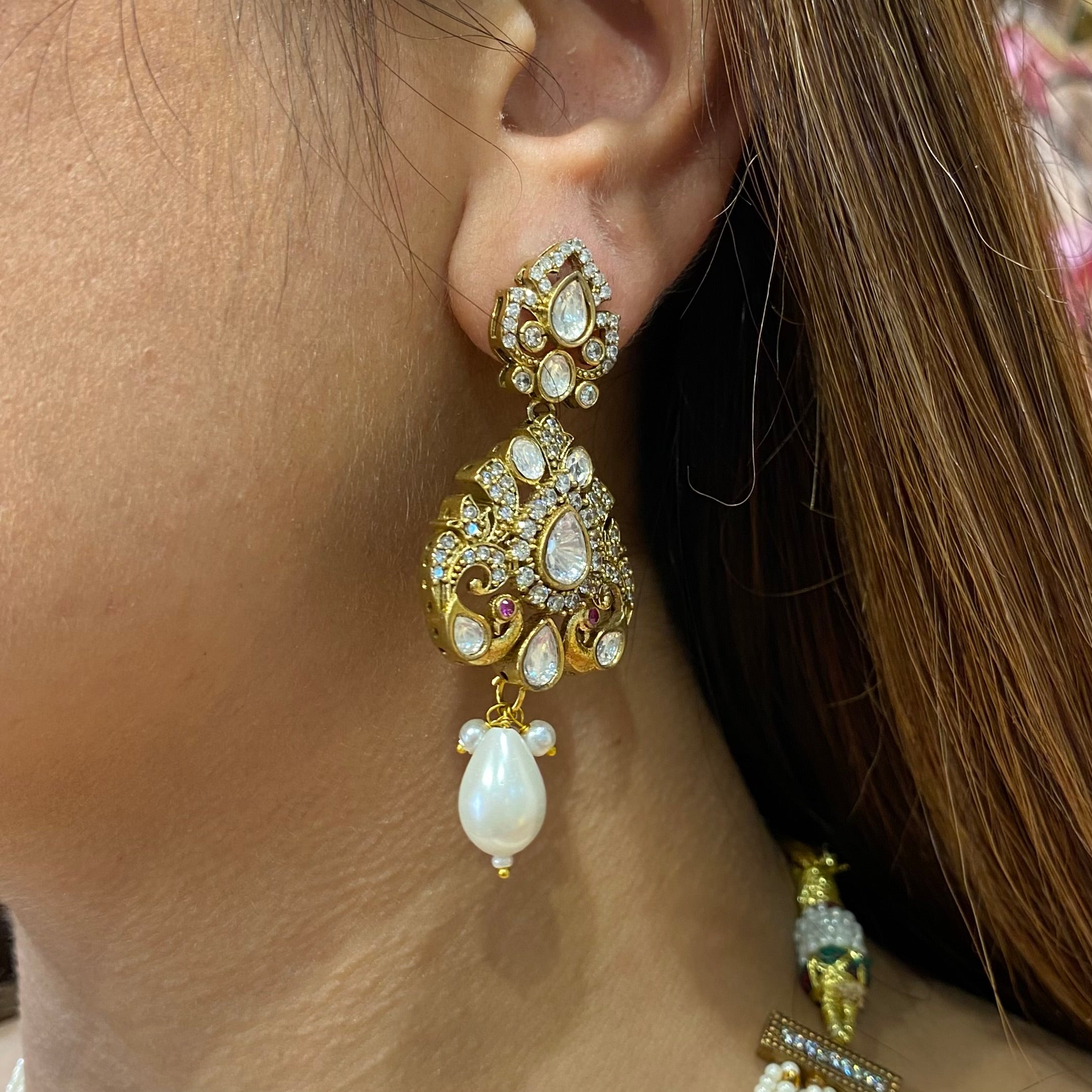 Nayaab Ayesha long neckpiece