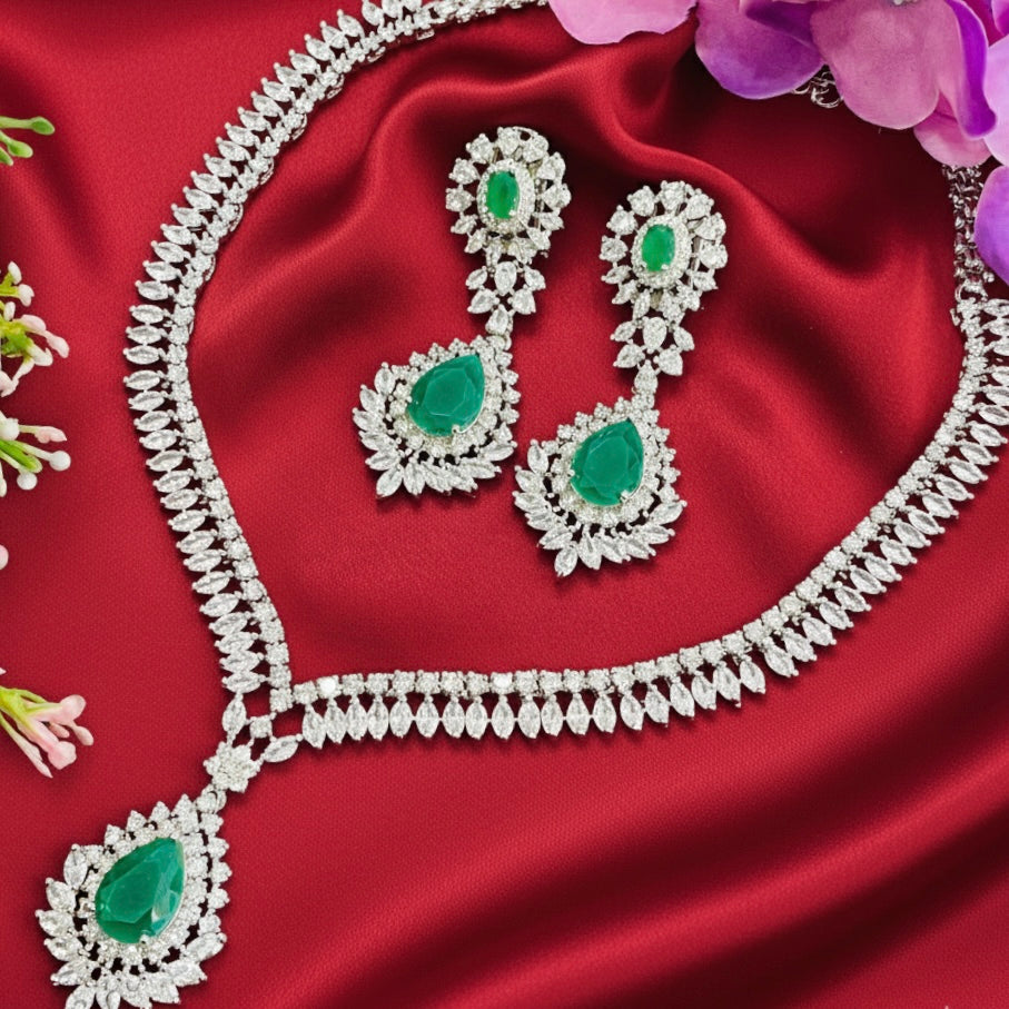 Ad aiva Neckpiece