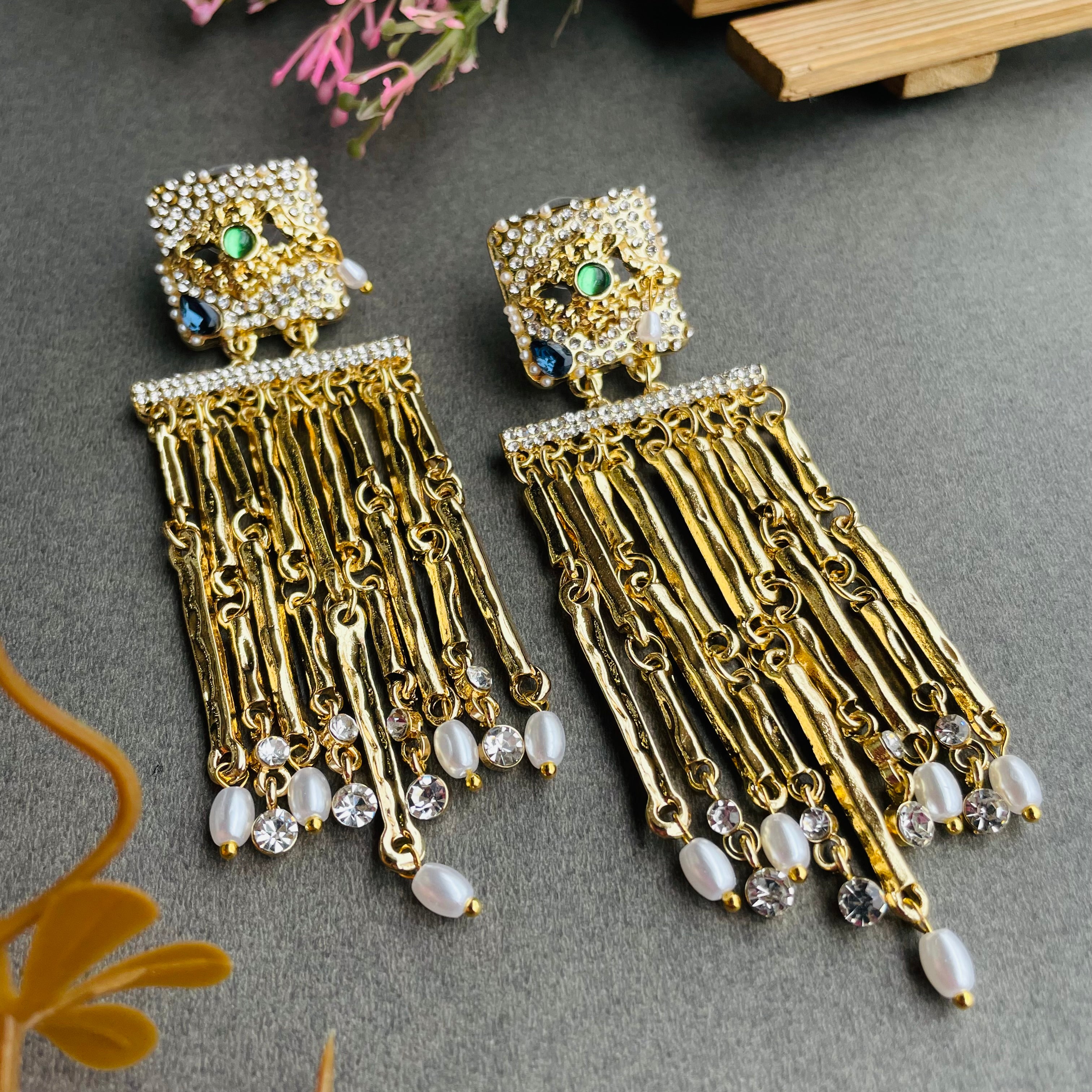 Layla neo hanging earrings