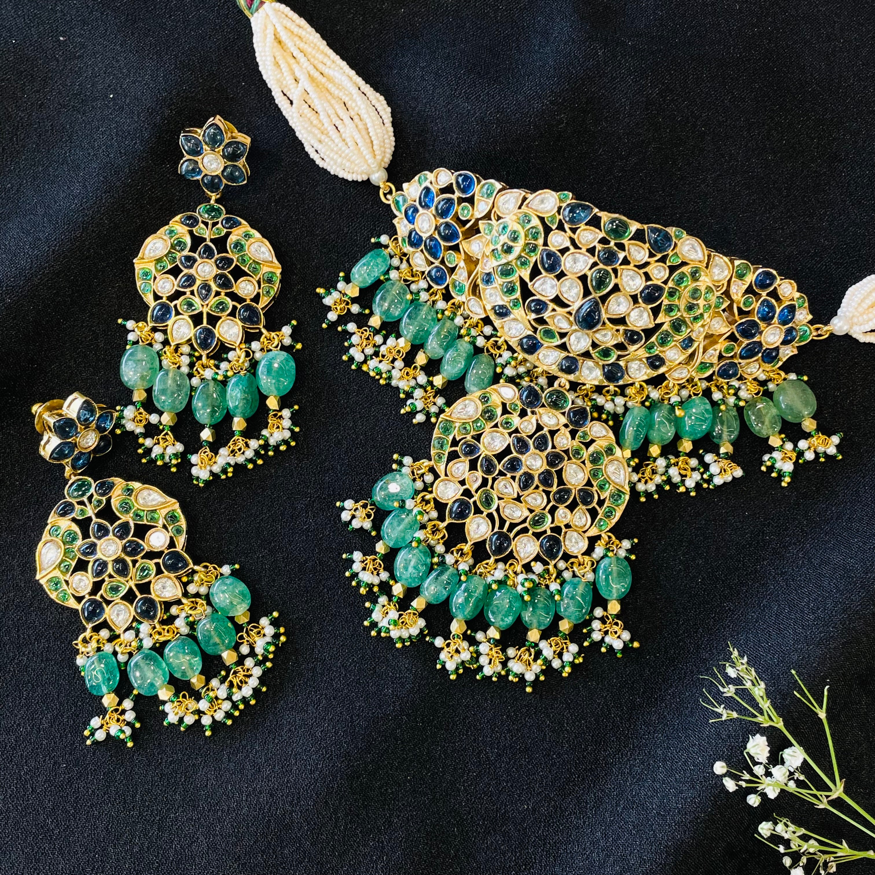 Nayaab Aarohi Choker