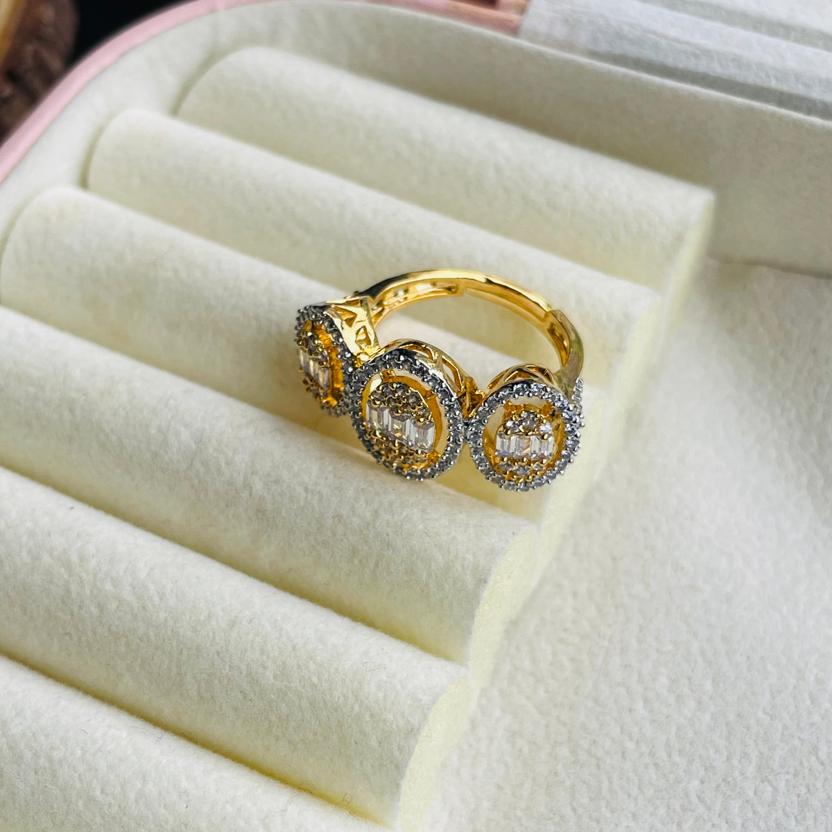 Vyanika Three-Finger Ring