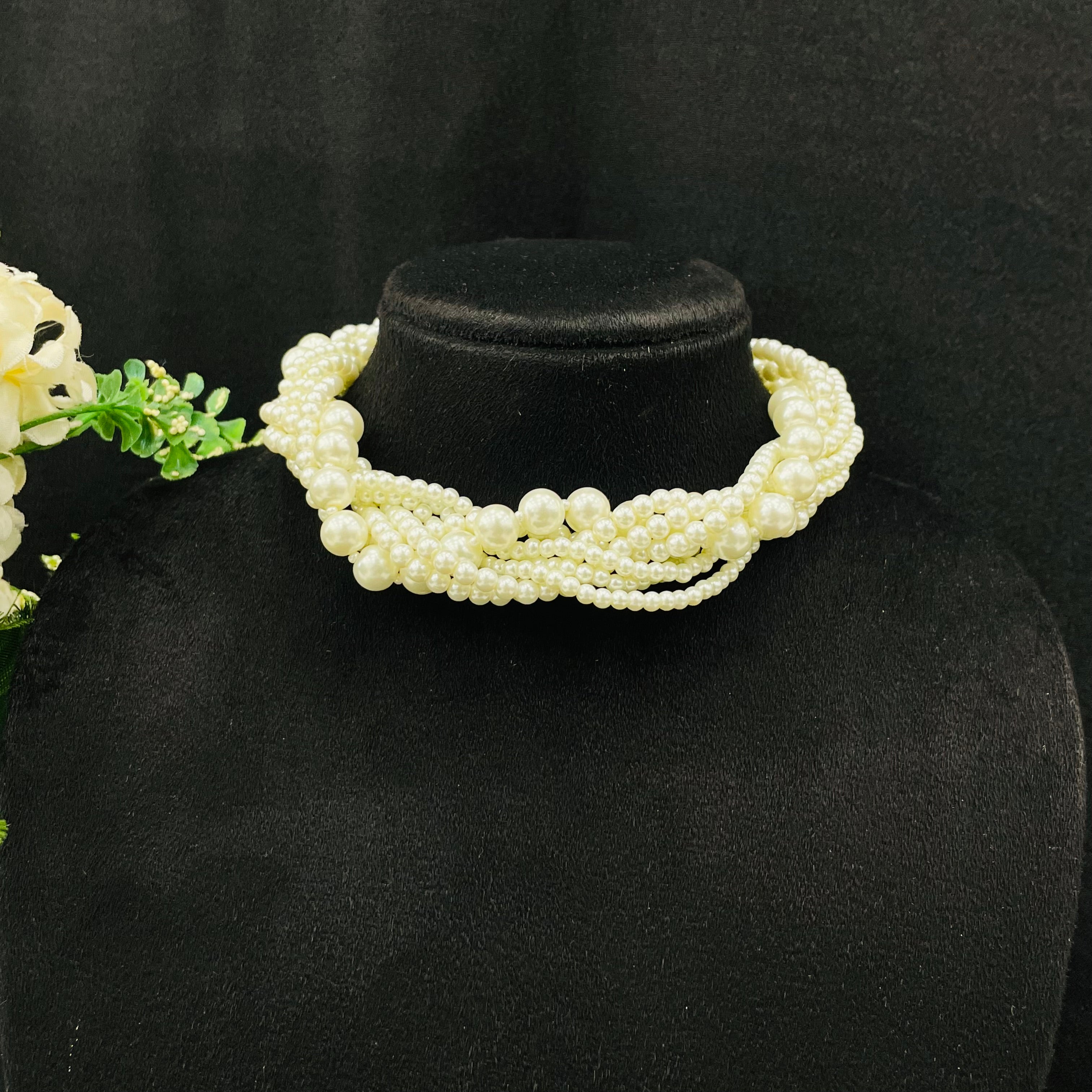 Layla leena neckpiece