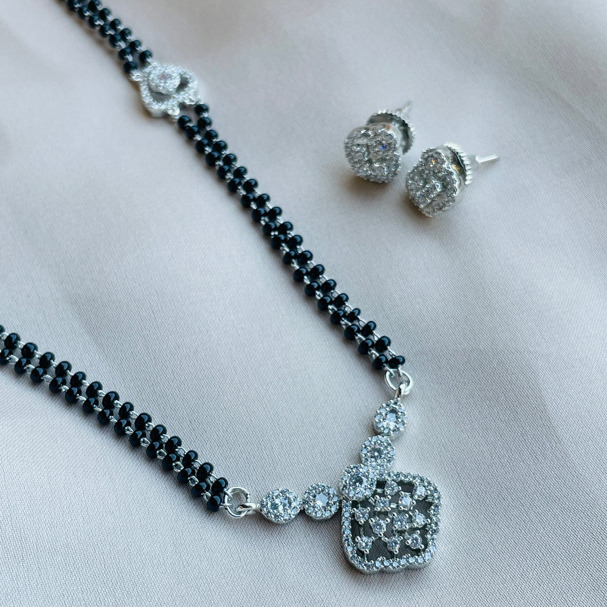 Inaya Crystal Mangalsutra