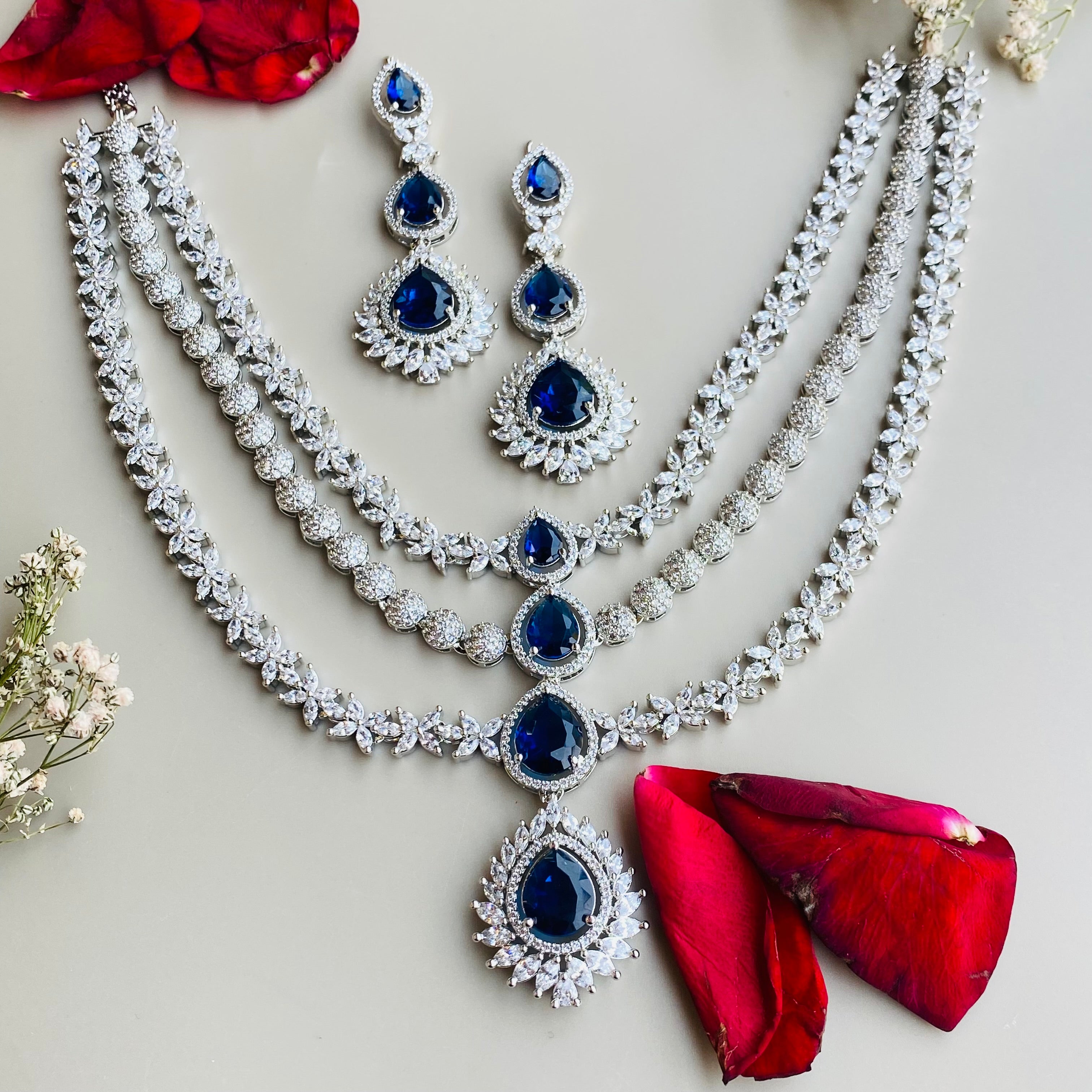 Ad Billie neckpiece