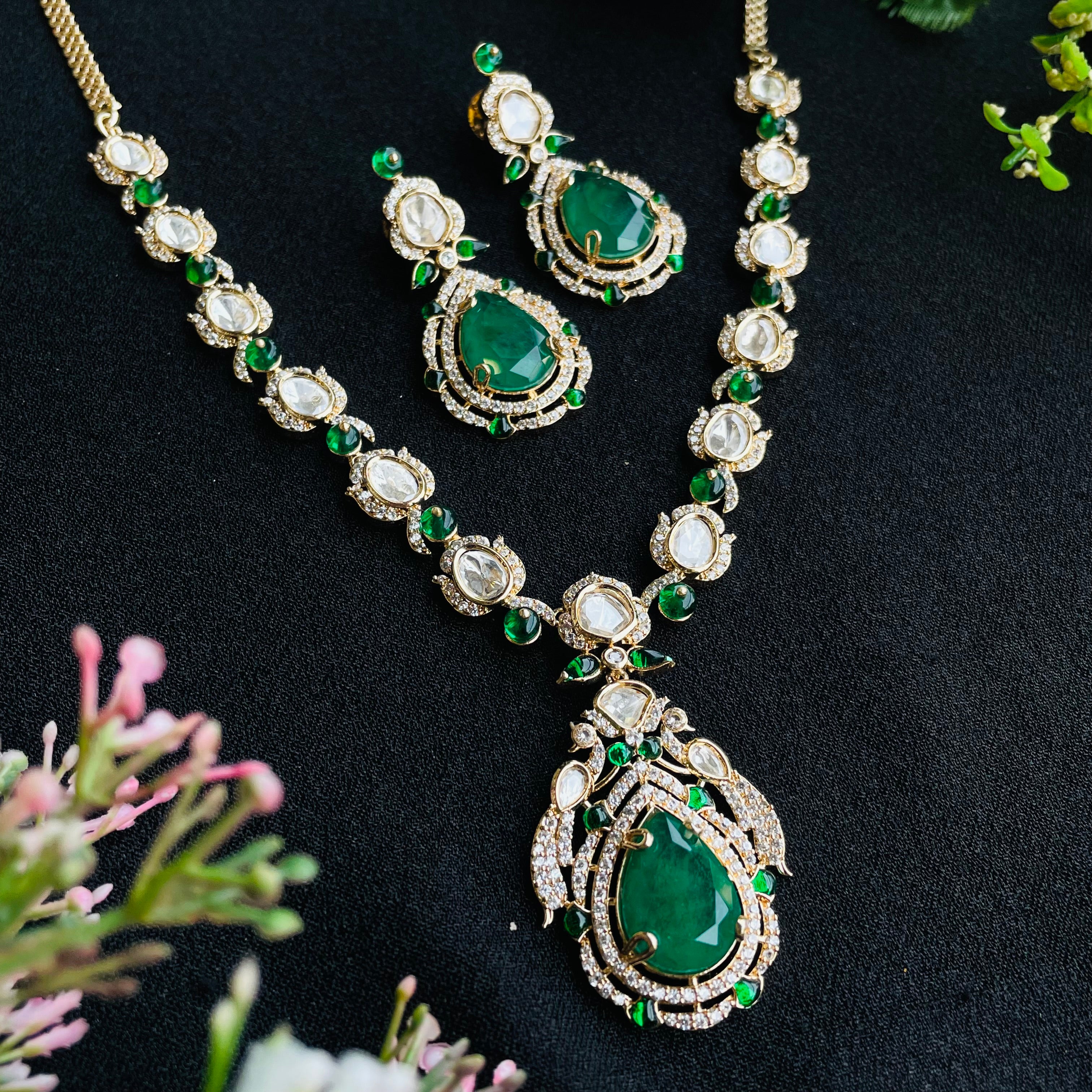 Nayaab harshita polki Neckpiece