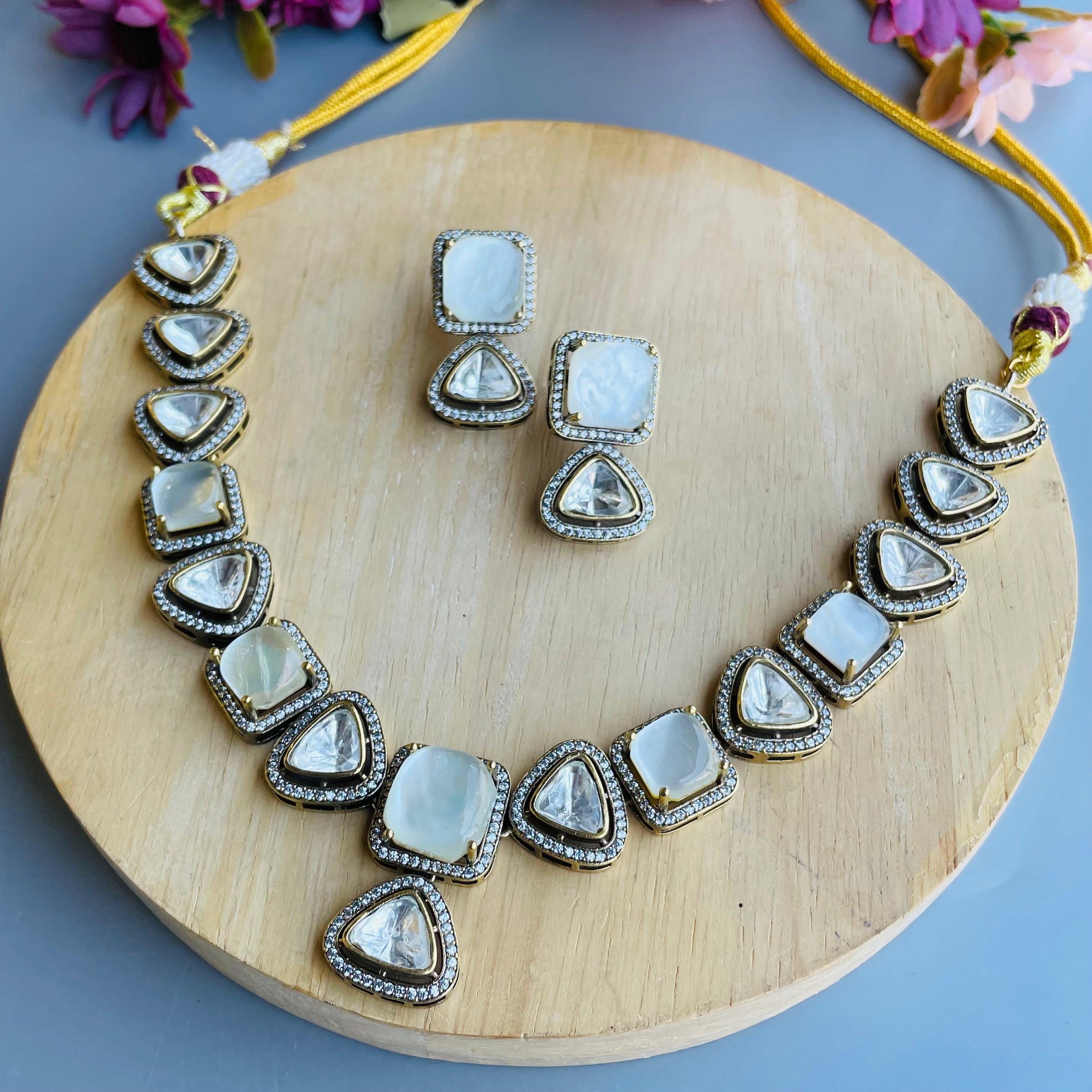 Nayaab Chandani Polki Neckpiece