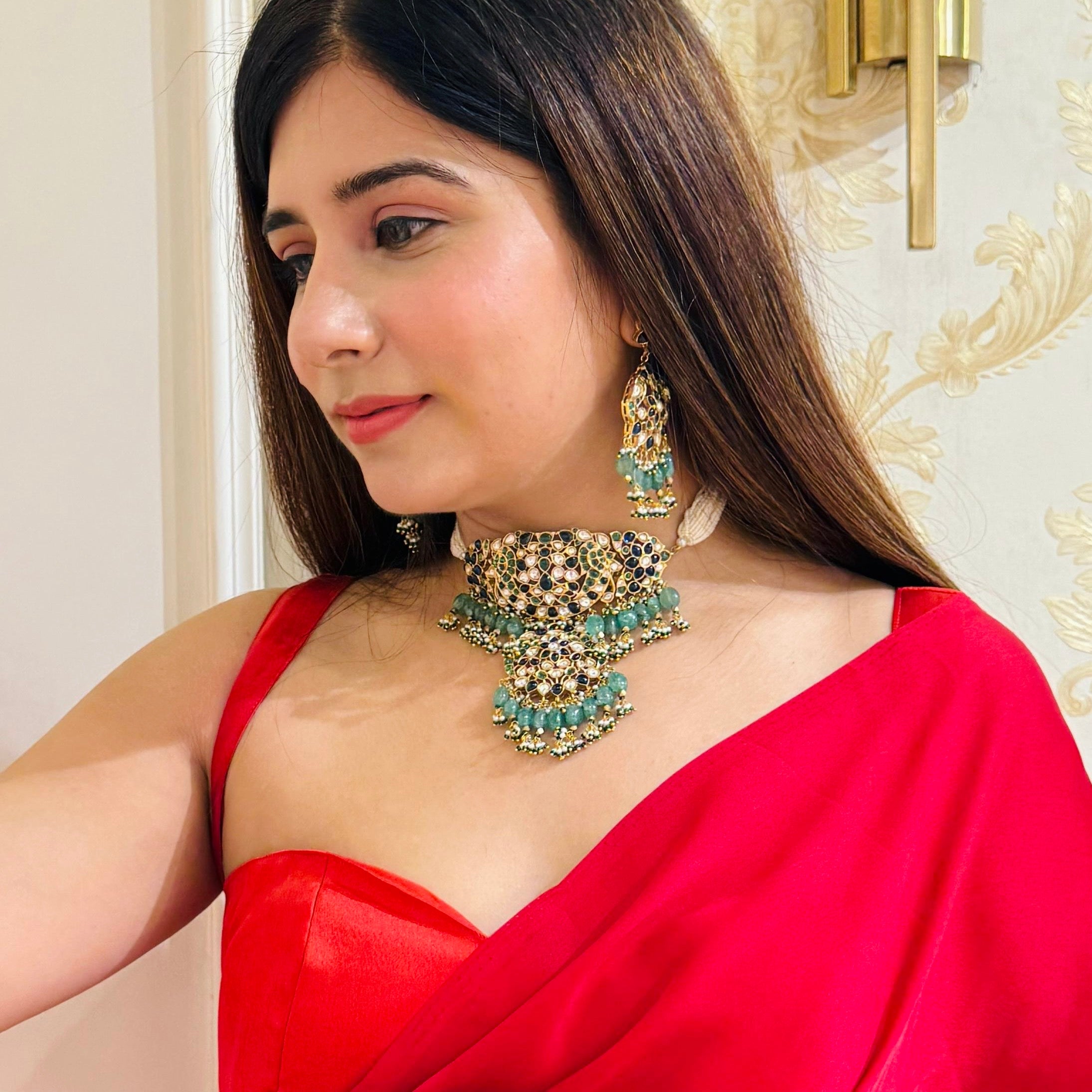 Nayaab Aarohi Choker
