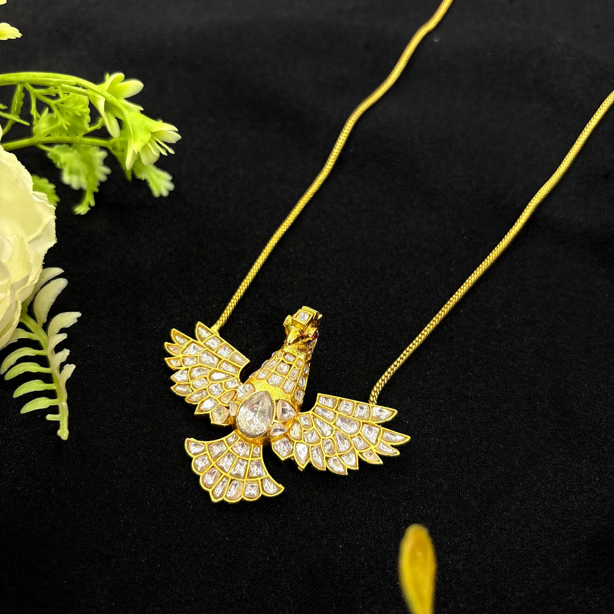Nayaab Saanvi Pendant