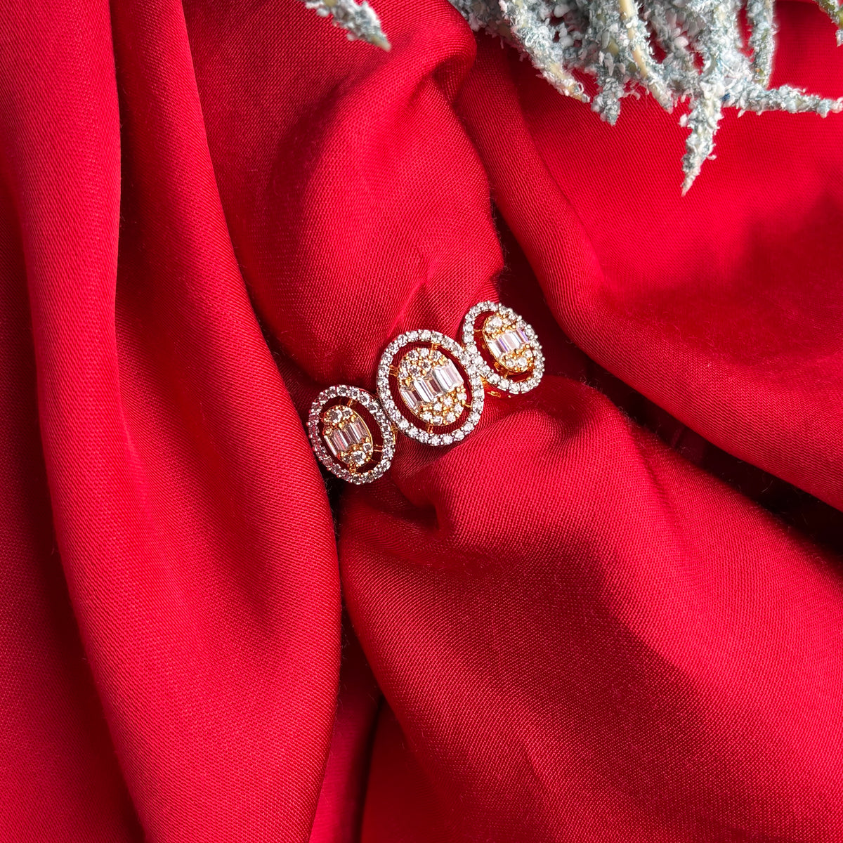 Vyanika Three-Finger Ring