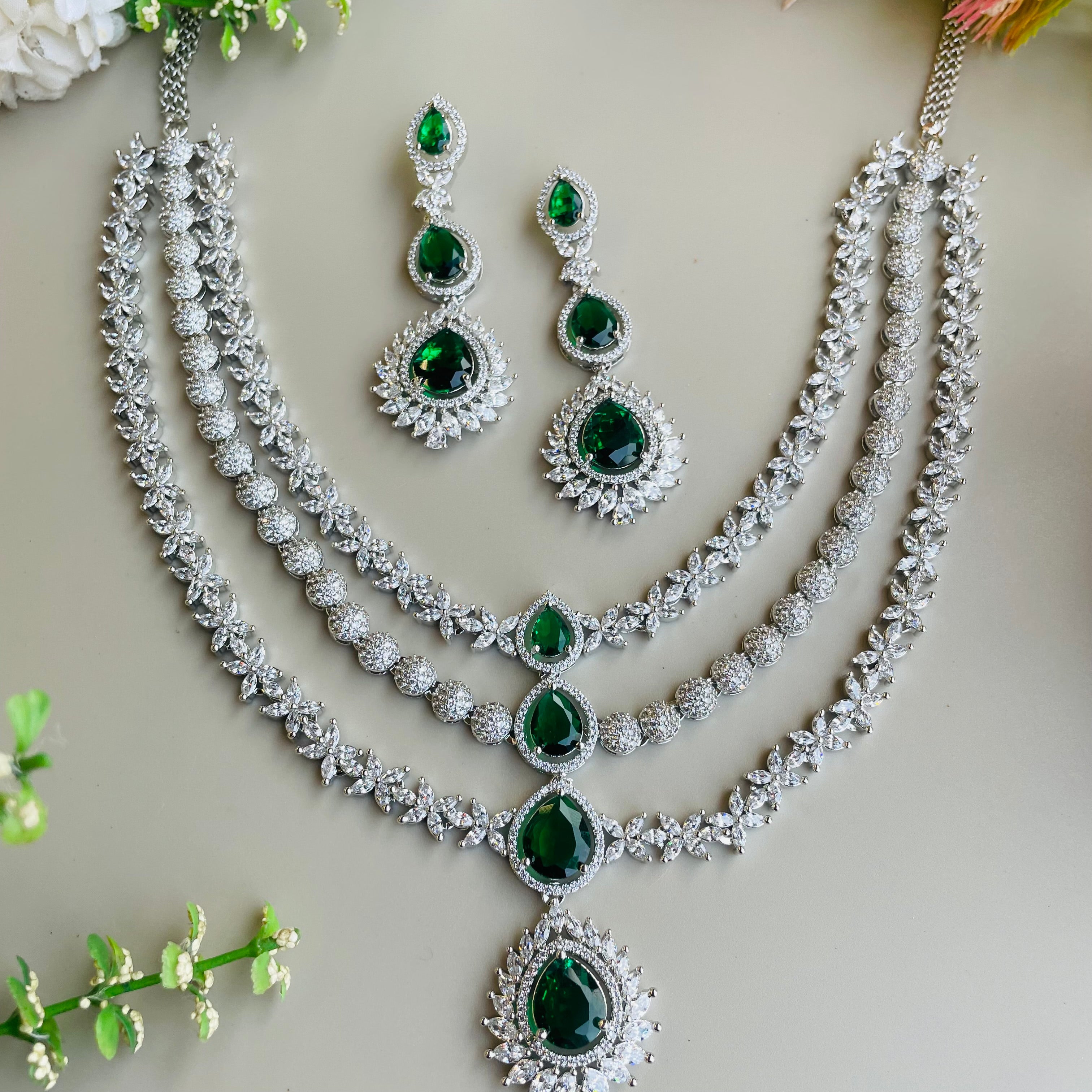 Ad Billie neckpiece