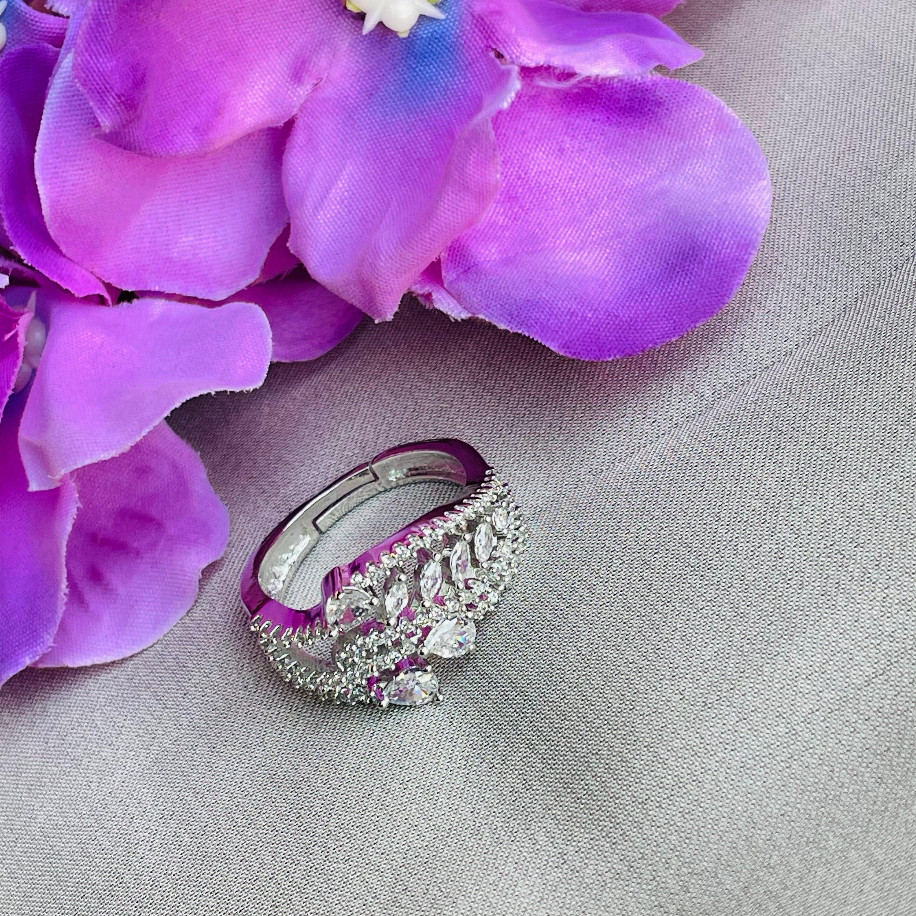 Ad Willa  ring adjustable