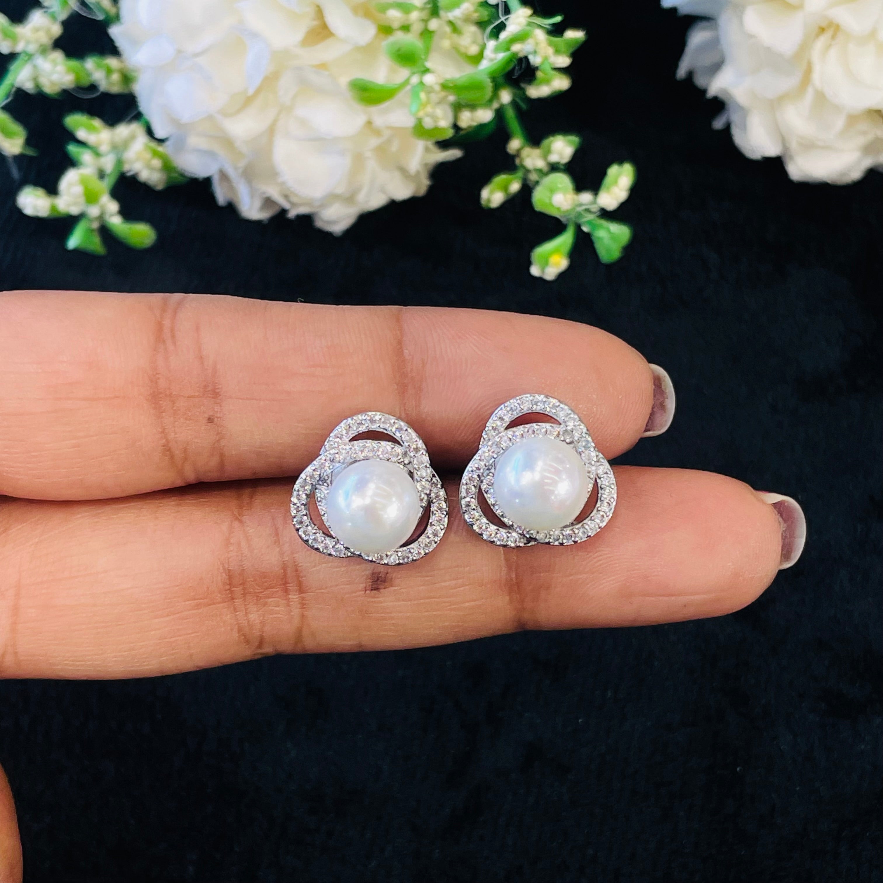 Ad alva pearl studs