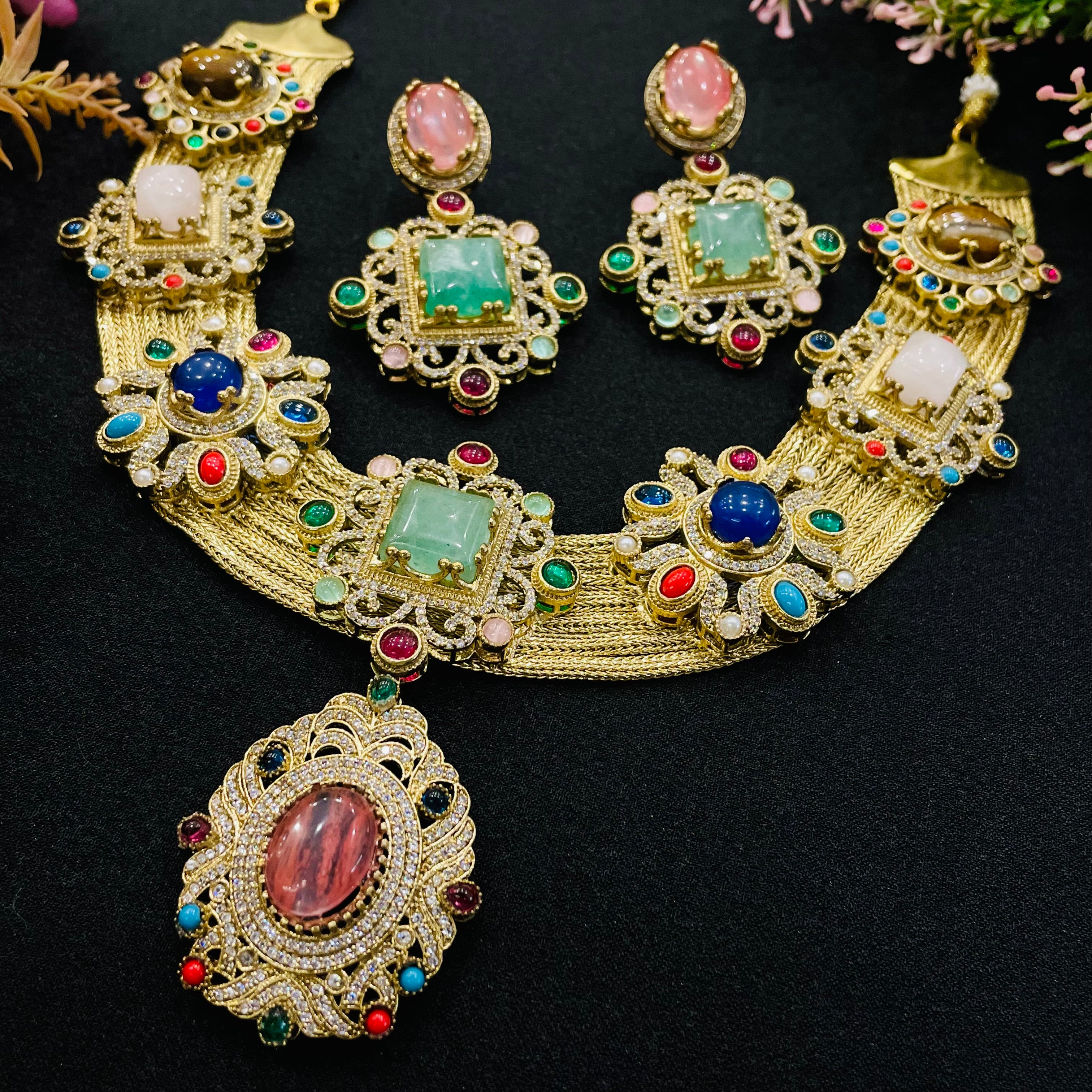 Nayaab Siya Neckpiece