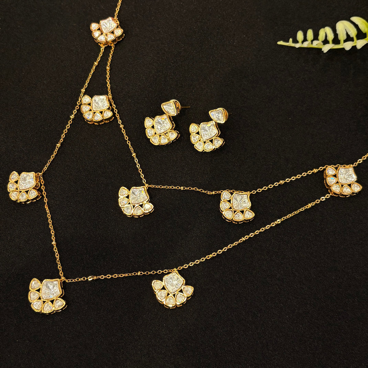 Alya Neckpiece