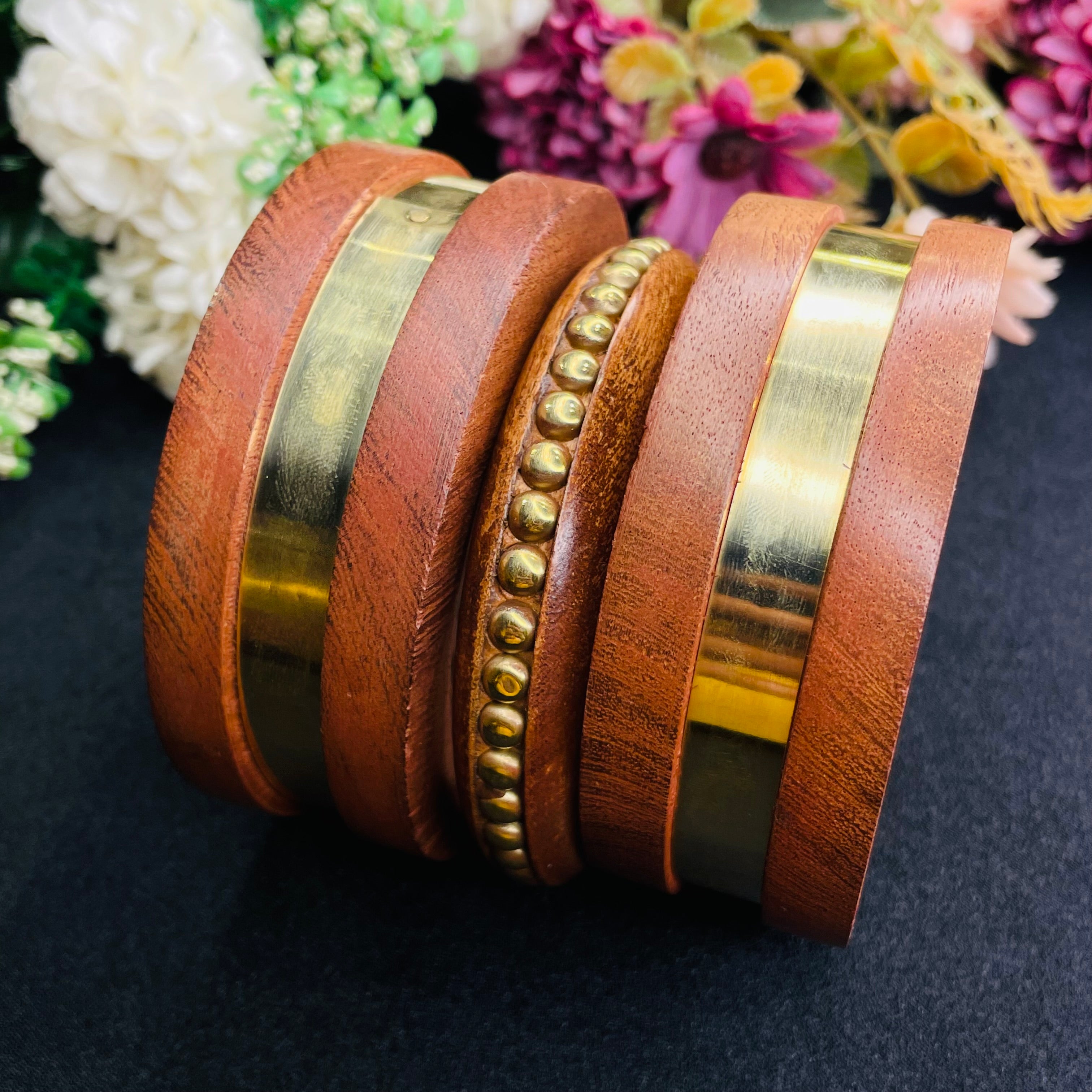 Layla Wooden Bangles 01