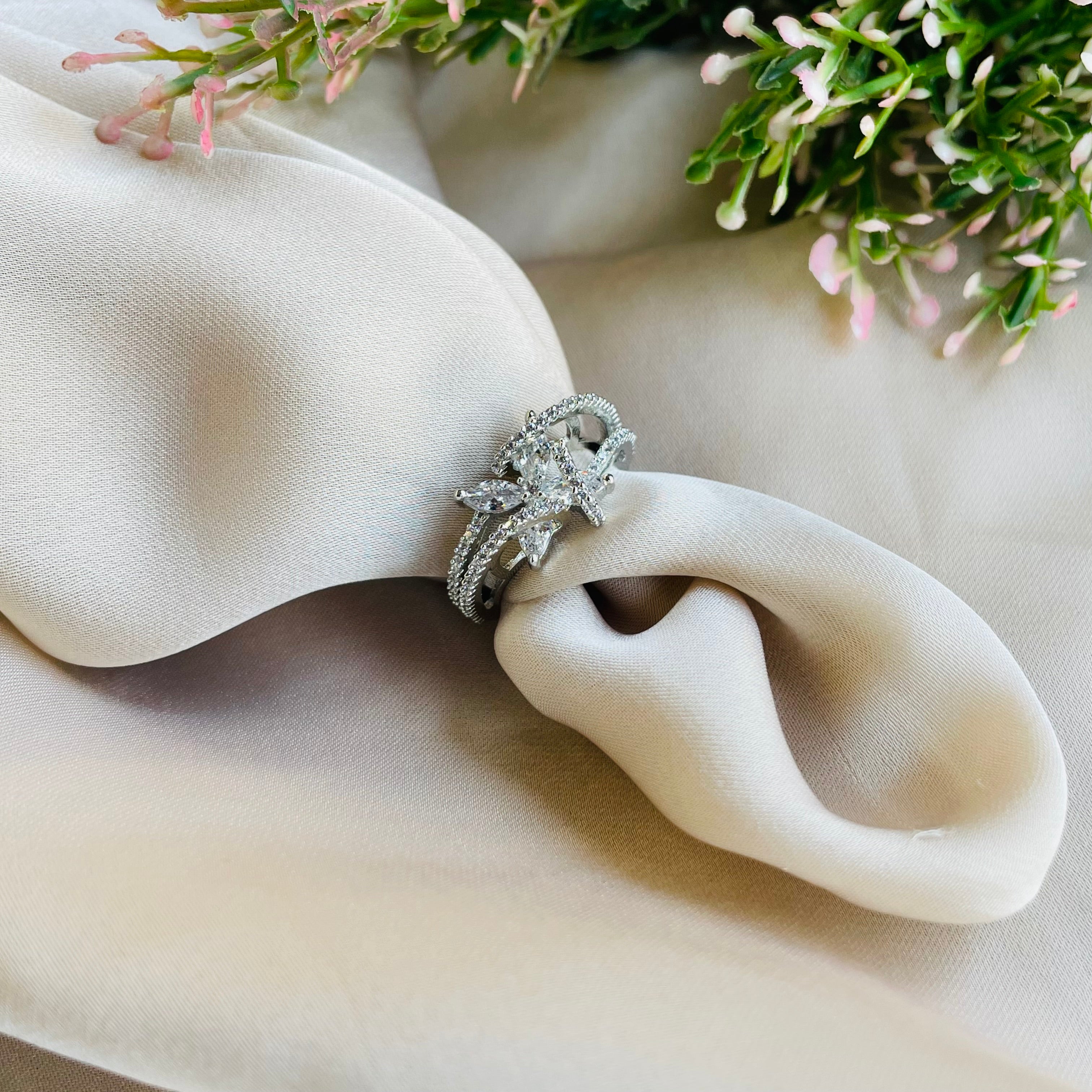 Ad Lainey ring