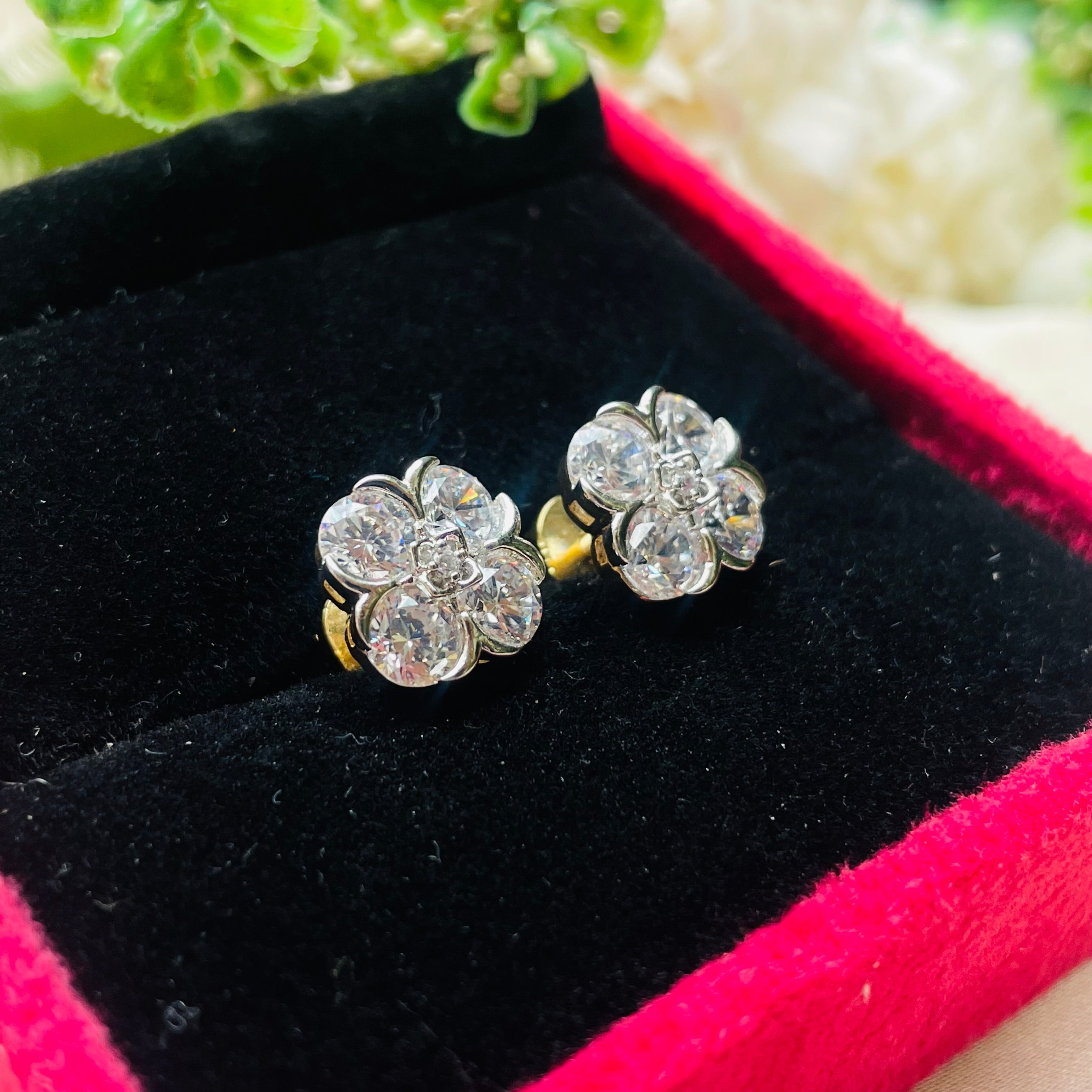 Ad Julia studs