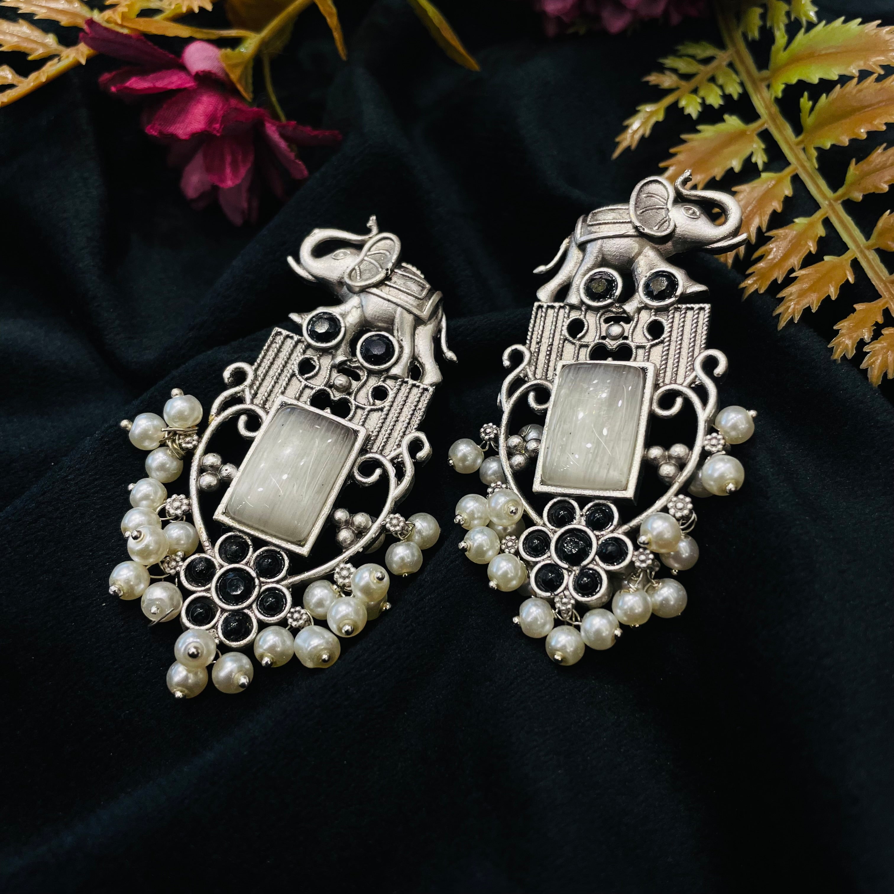 Inaya Romi Earrings