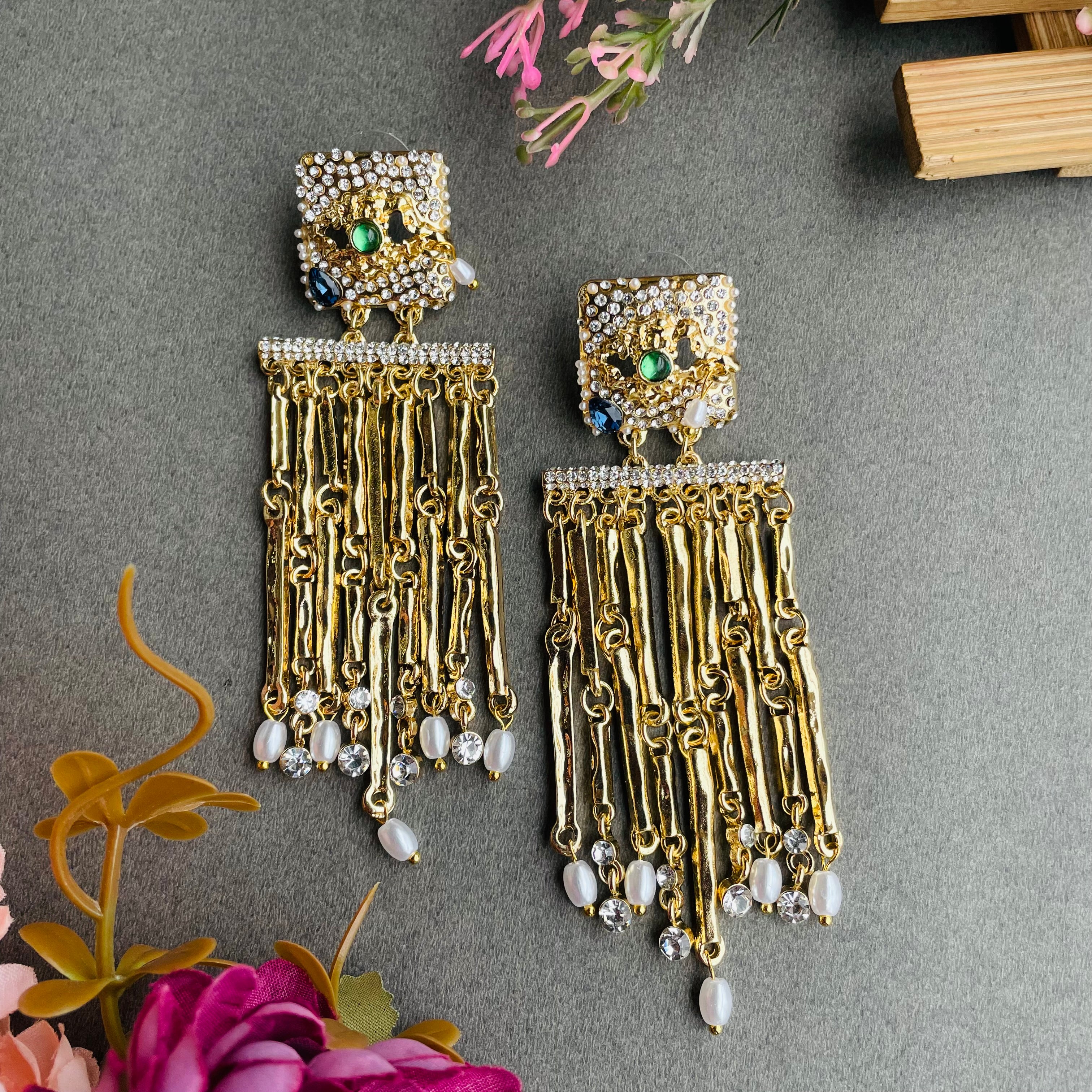 Layla neo hanging earrings