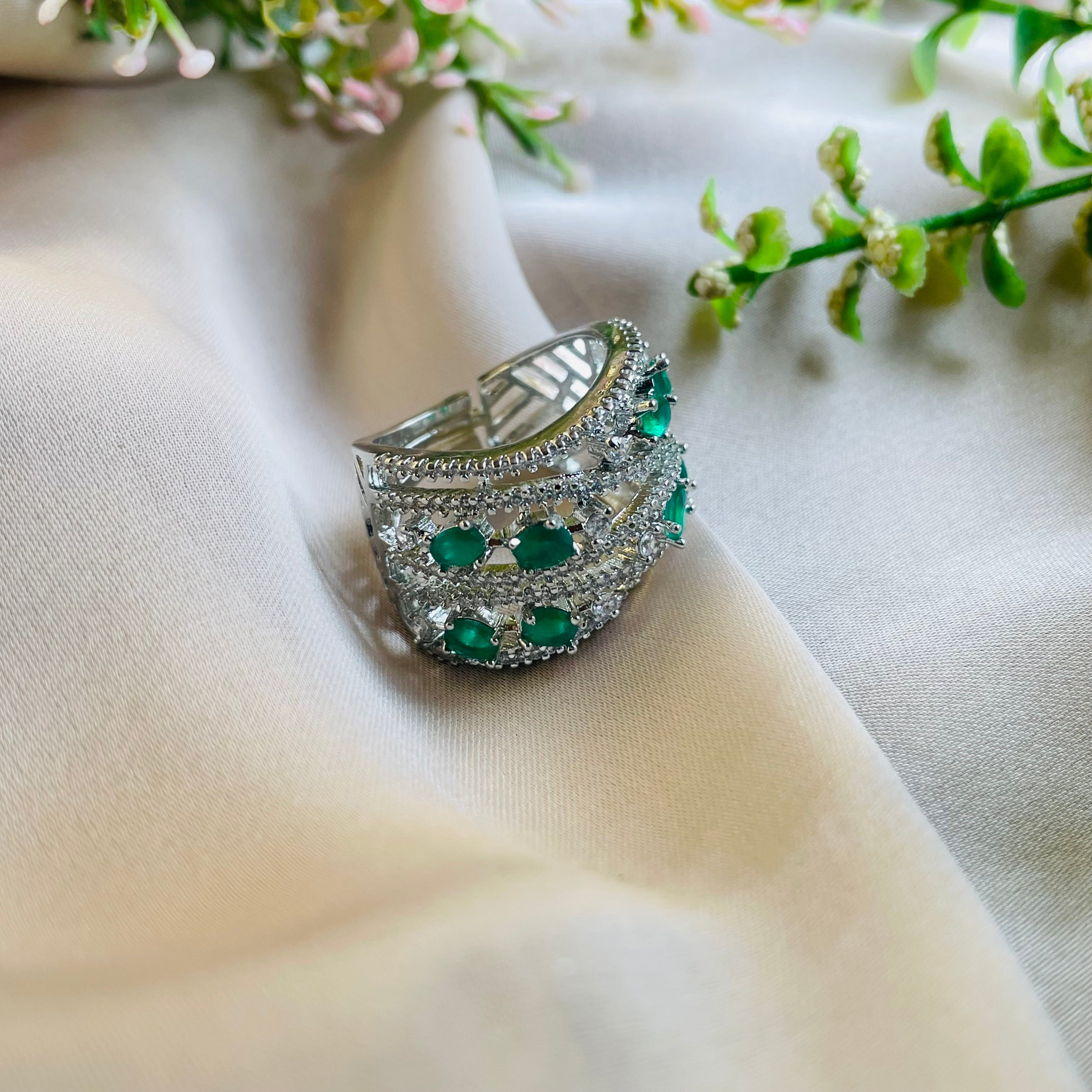 Ad Ophelia  ring adjustable