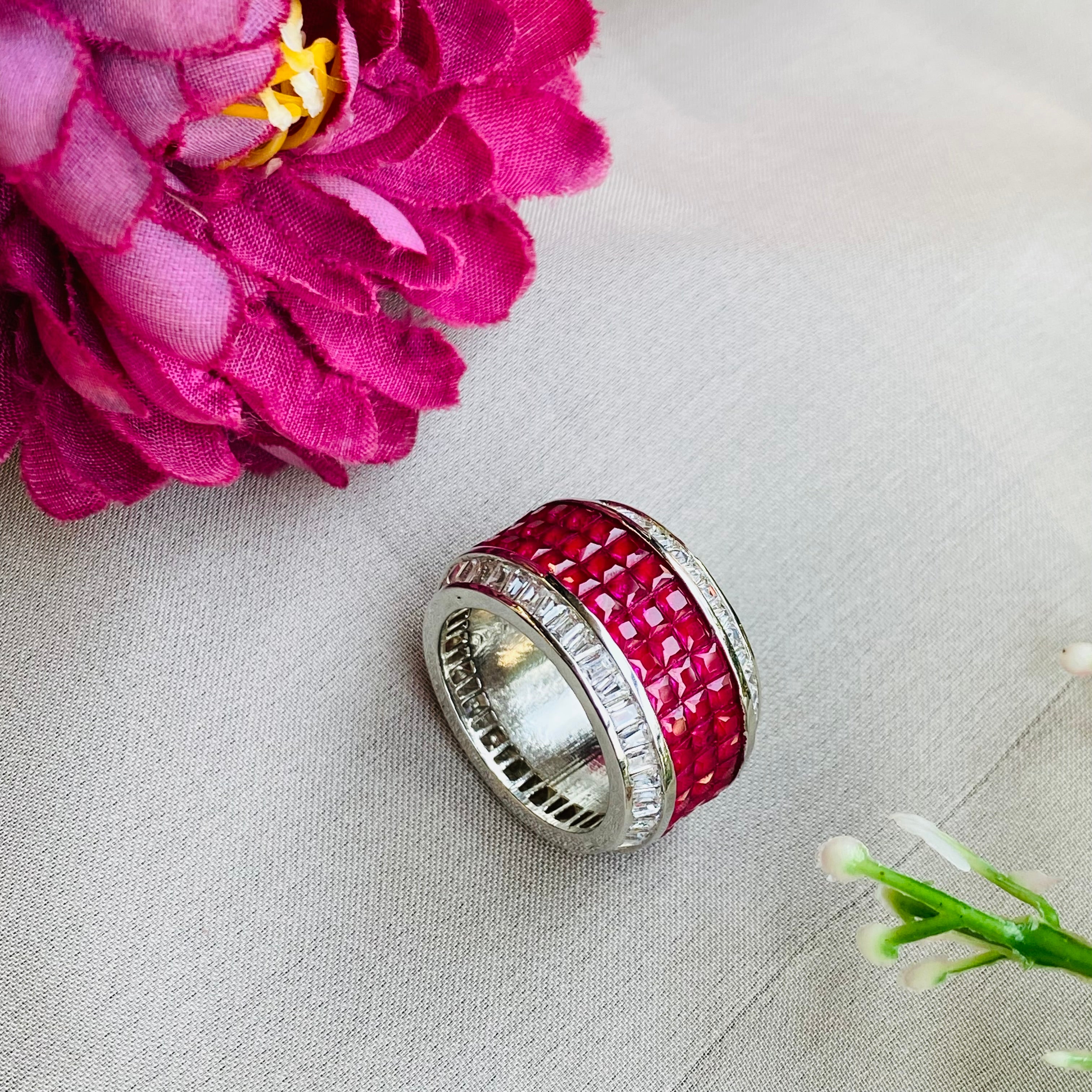 Ad Ella ring