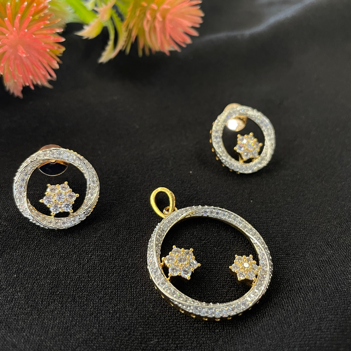 AD Elara Pendant Set