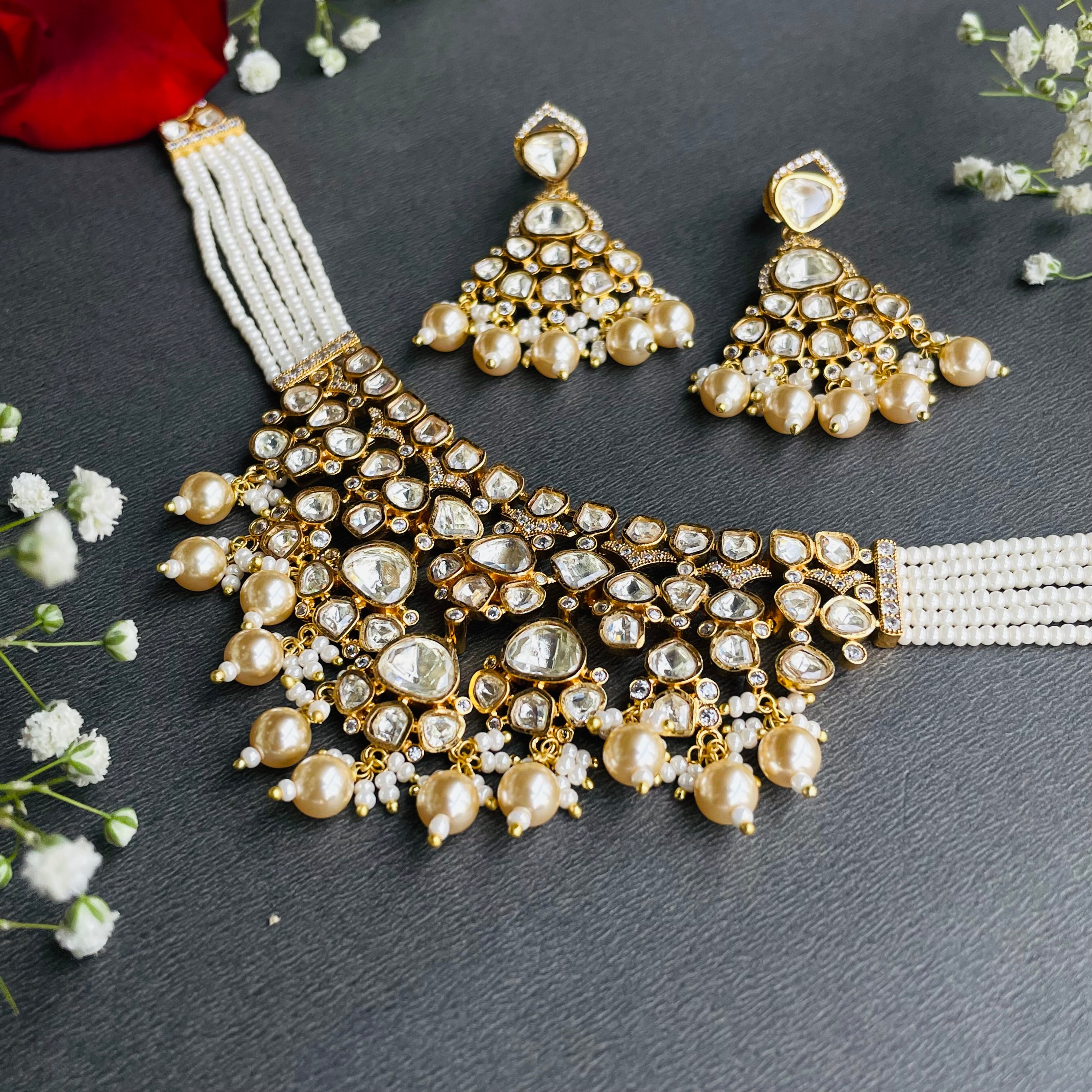 Nayaab Rose choker