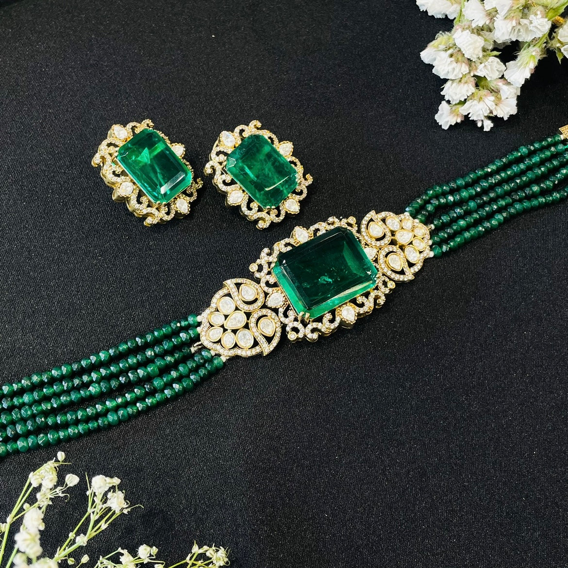 Nayaab Ruhani Choker
