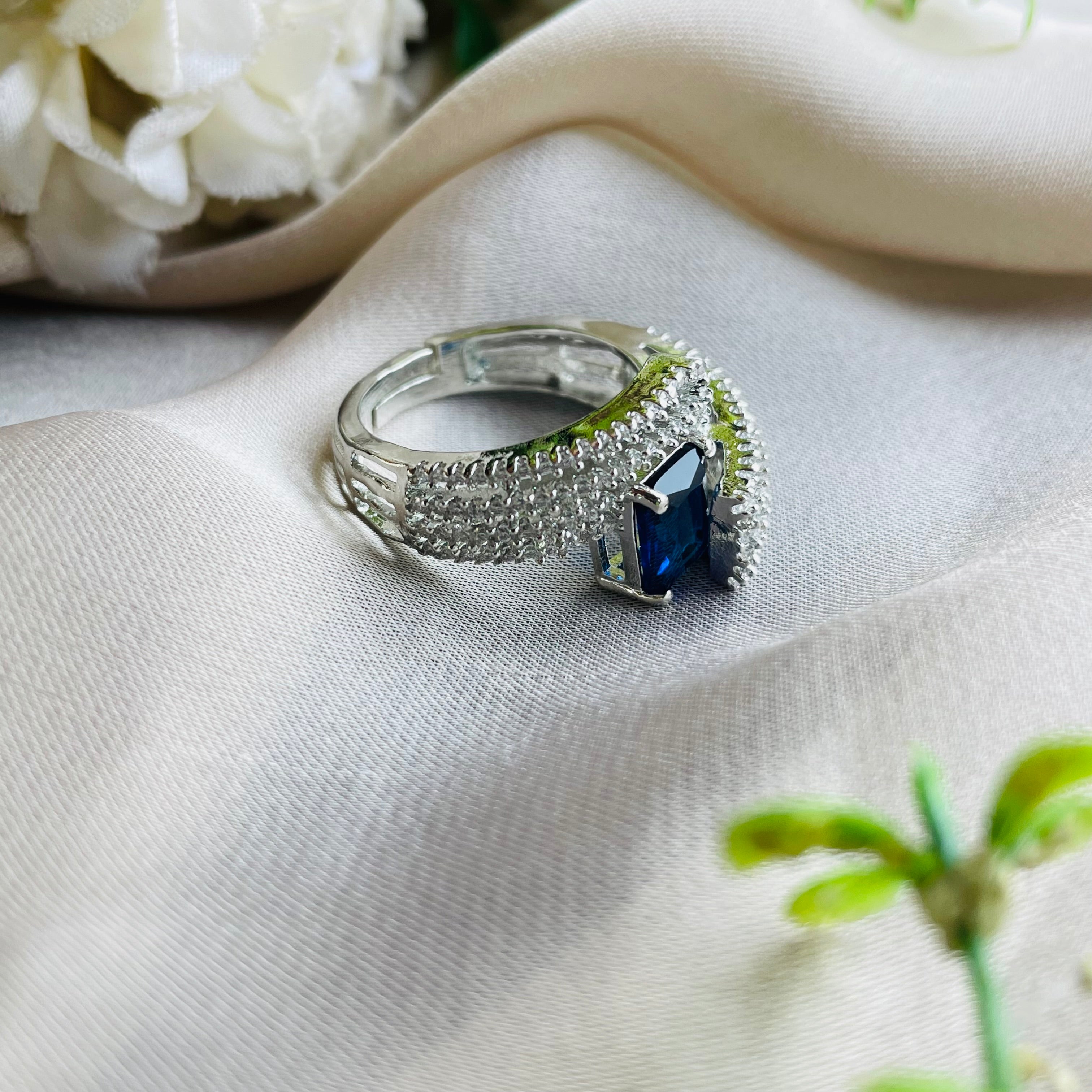 Ad Opal  ring adjustable