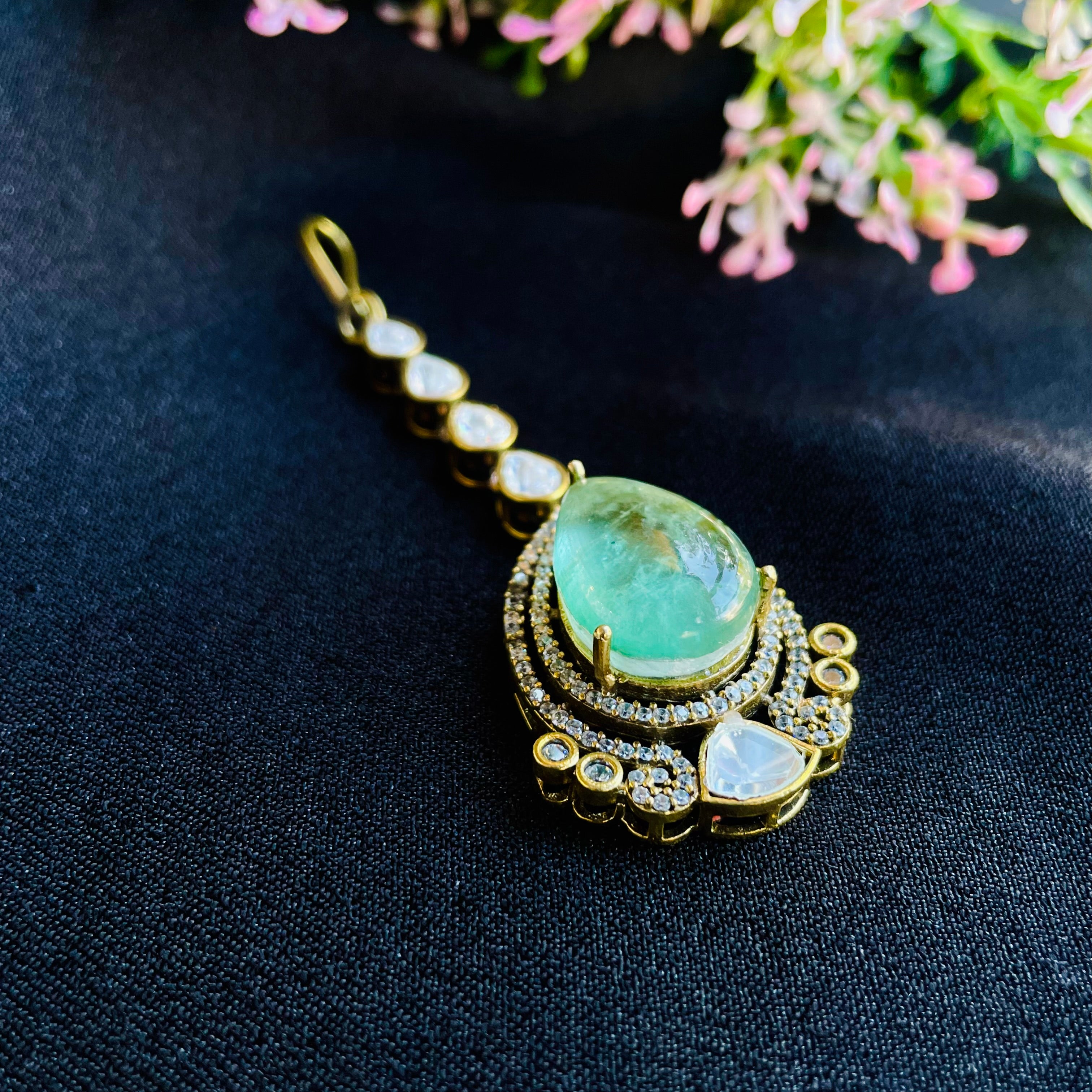 Nayaab Zaveri Polki Tikka