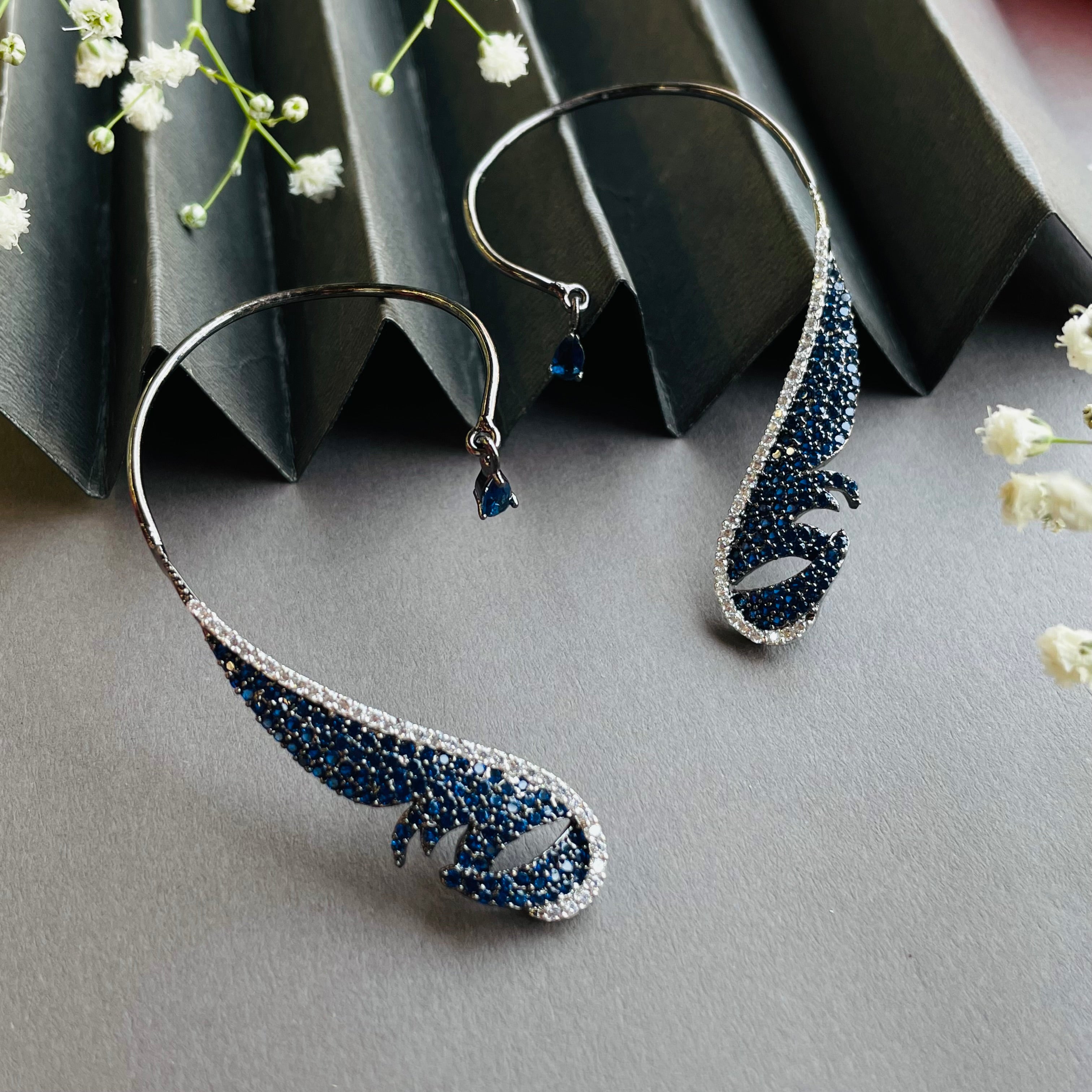 Ad Kritika earcuff