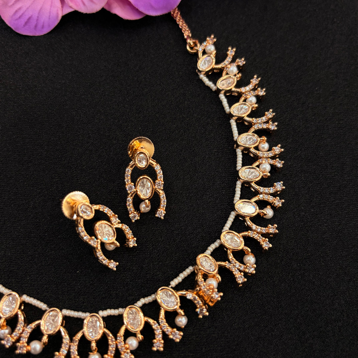 Nira Neckpiece