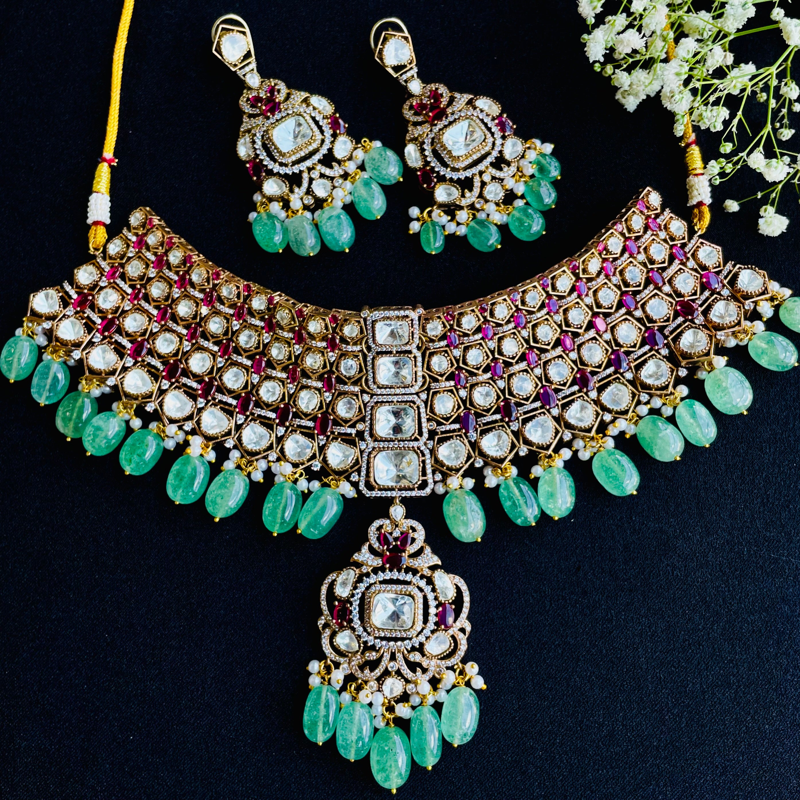 Nayaab Alizeh neckpiece
