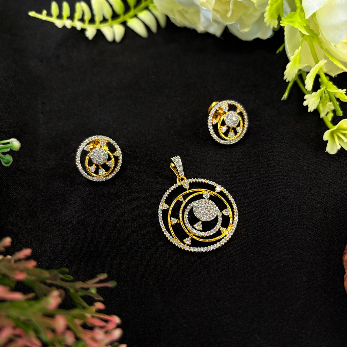 Chandrika Pendant Set