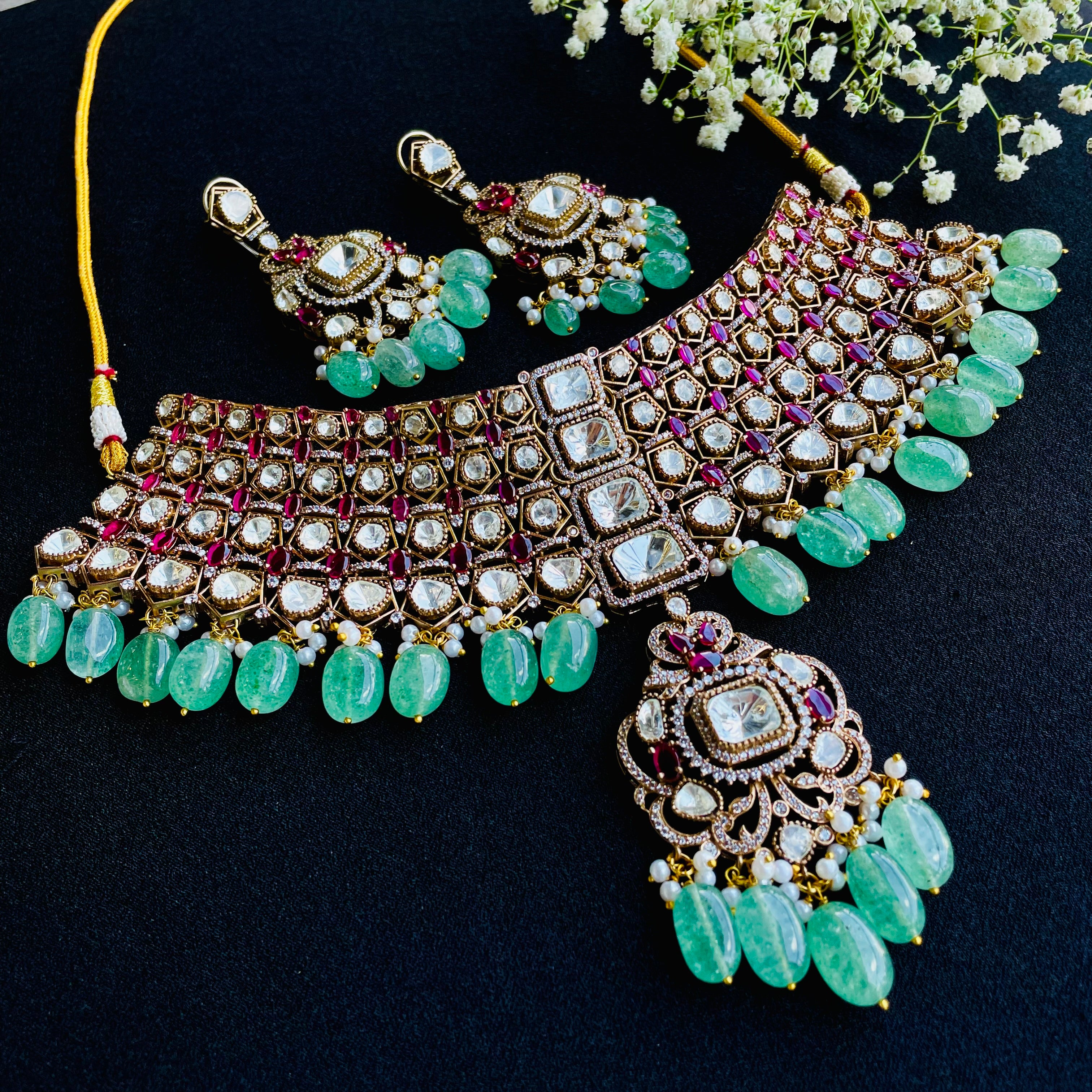 Nayaab Alizeh neckpiece