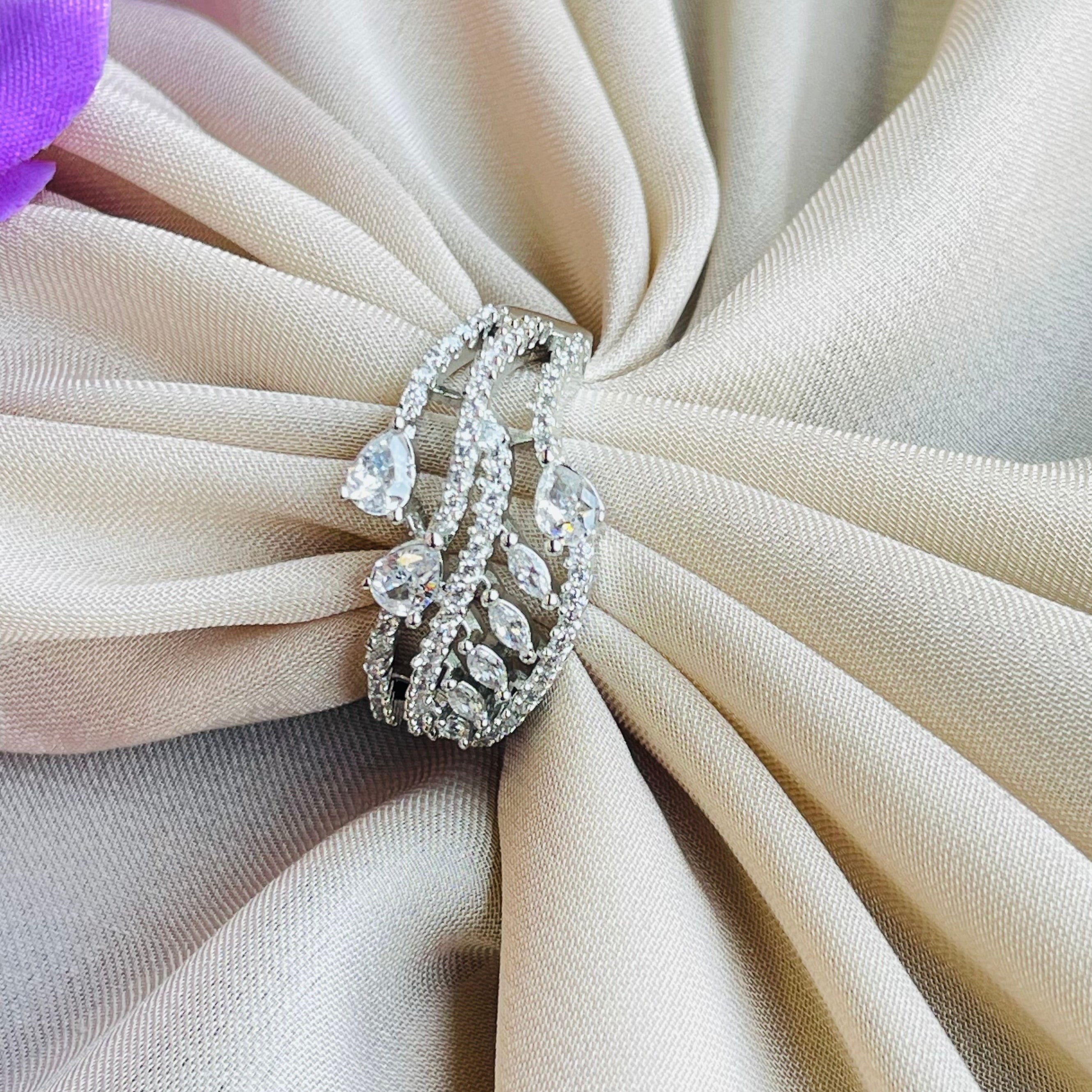 Ad Willa  ring adjustable