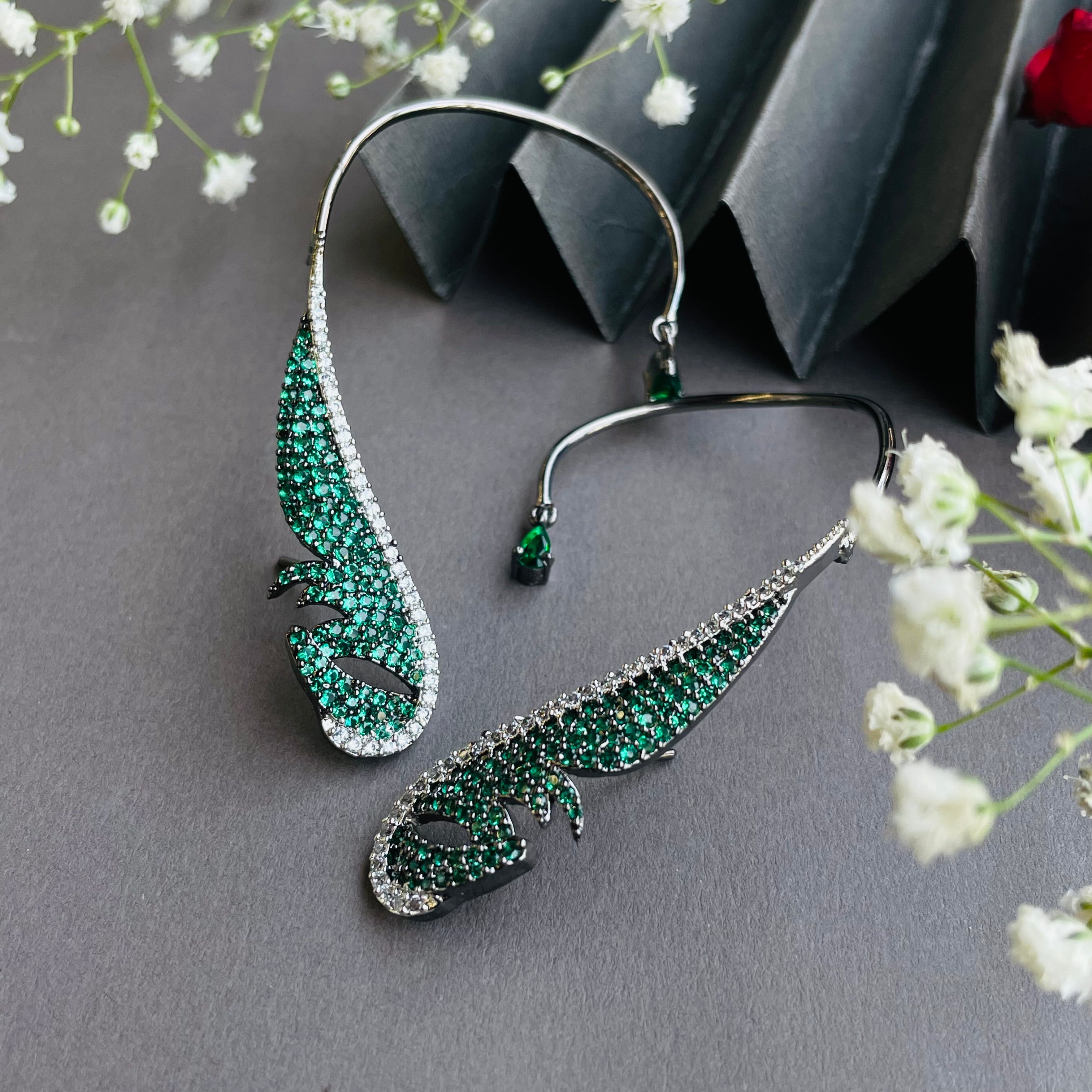 Ad Kritika earcuff