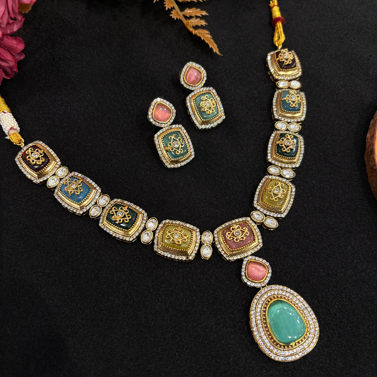 Meher Rang Mahal Neckpiece