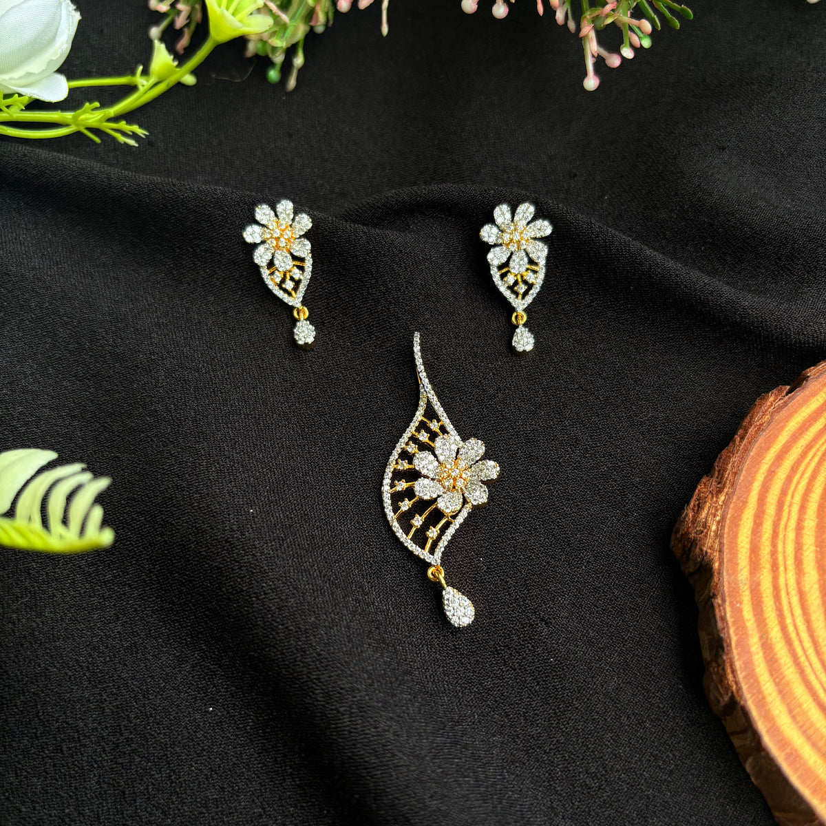 Manjari Pendant Set